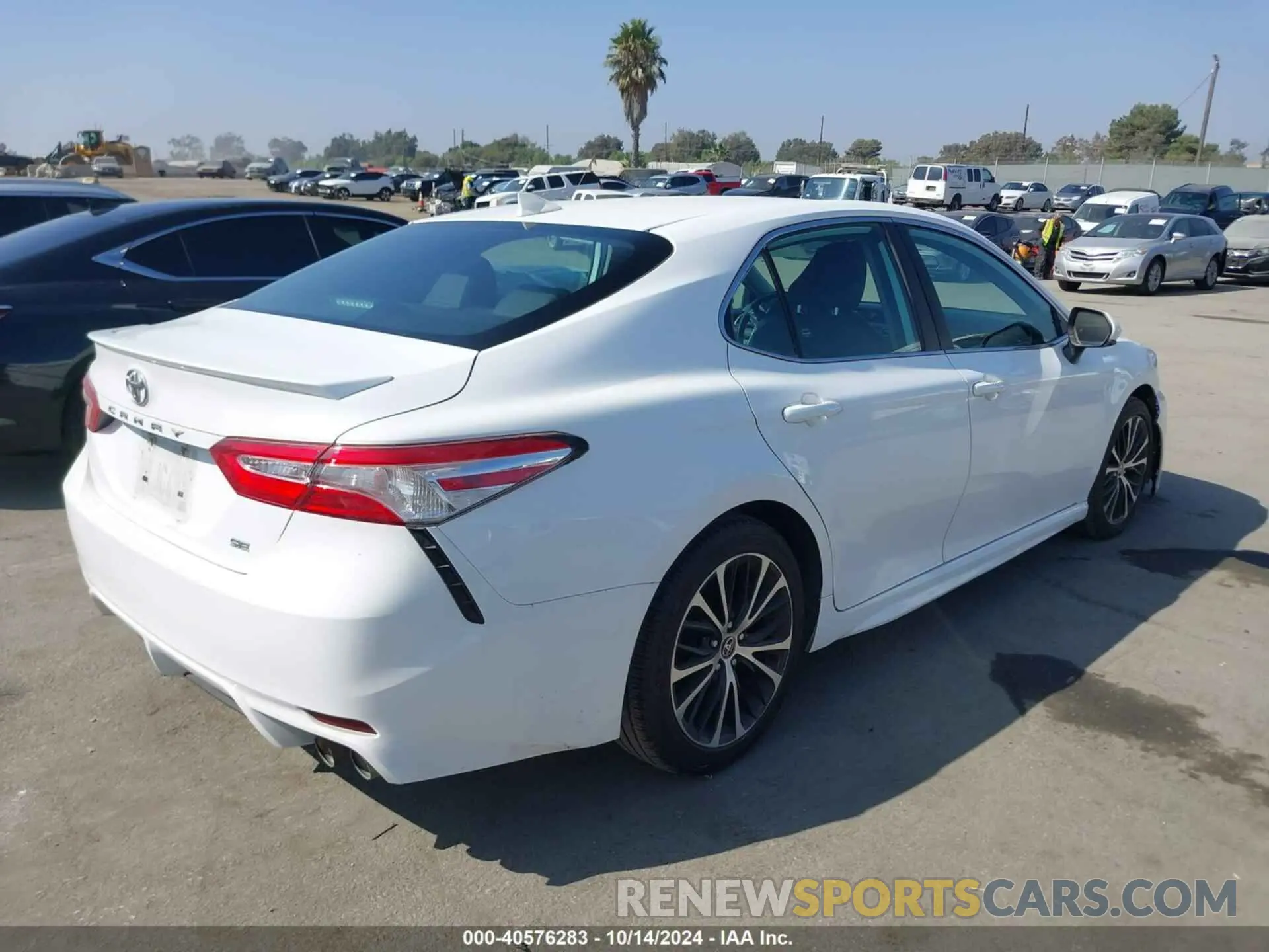 4 Photograph of a damaged car 4T1G11AK1LU969638 TOYOTA CAMRY 2020