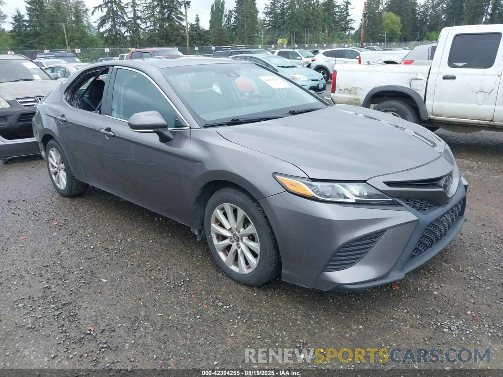 1 Photograph of a damaged car 4T1G11AK1LU983345 TOYOTA CAMRY 2020