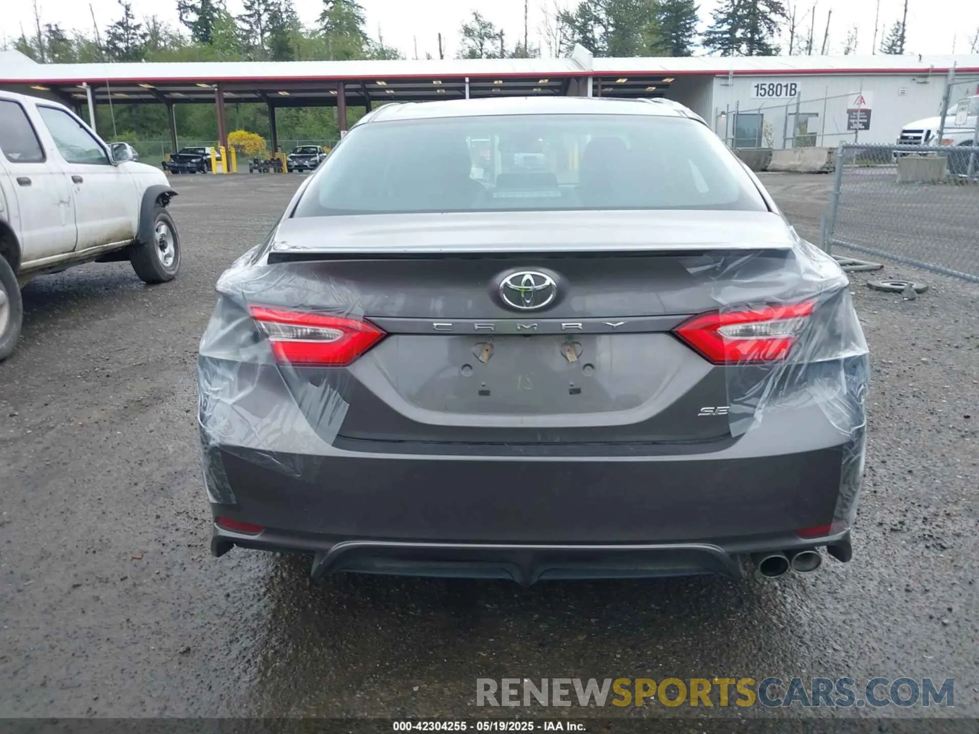 21 Photograph of a damaged car 4T1G11AK1LU983345 TOYOTA CAMRY 2020