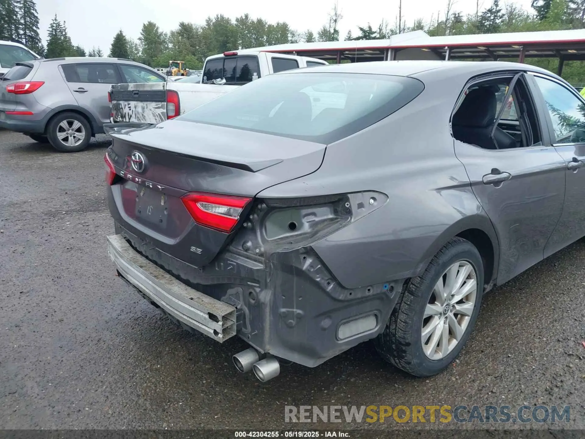 6 Photograph of a damaged car 4T1G11AK1LU983345 TOYOTA CAMRY 2020
