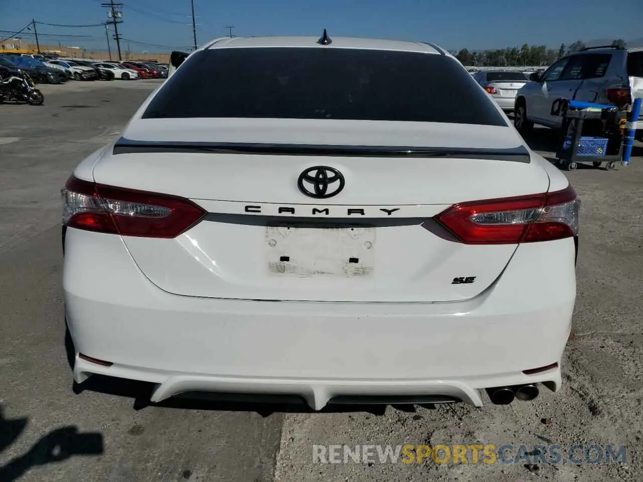 6 Photograph of a damaged car 4T1G11AK2LU304571 TOYOTA CAMRY 2020