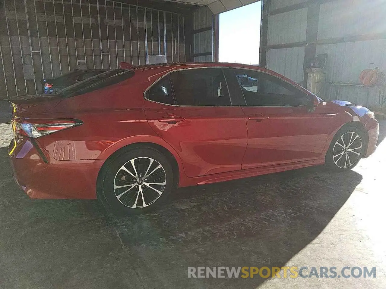 3 Фотография поврежденного автомобиля 4T1G11AK2LU320592 TOYOTA CAMRY 2020