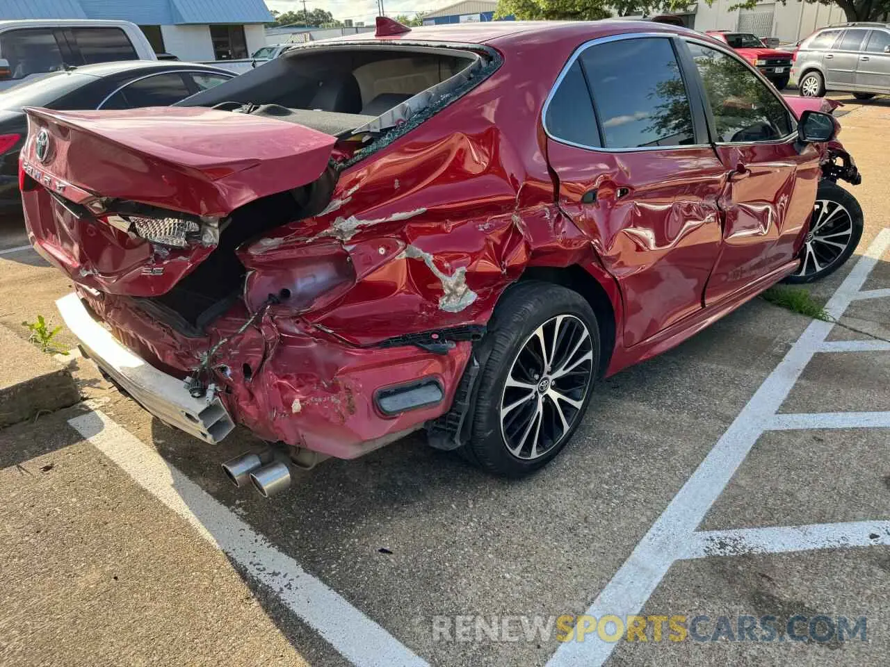 4 Photograph of a damaged car 4T1G11AK2LU322178 TOYOTA CAMRY 2020