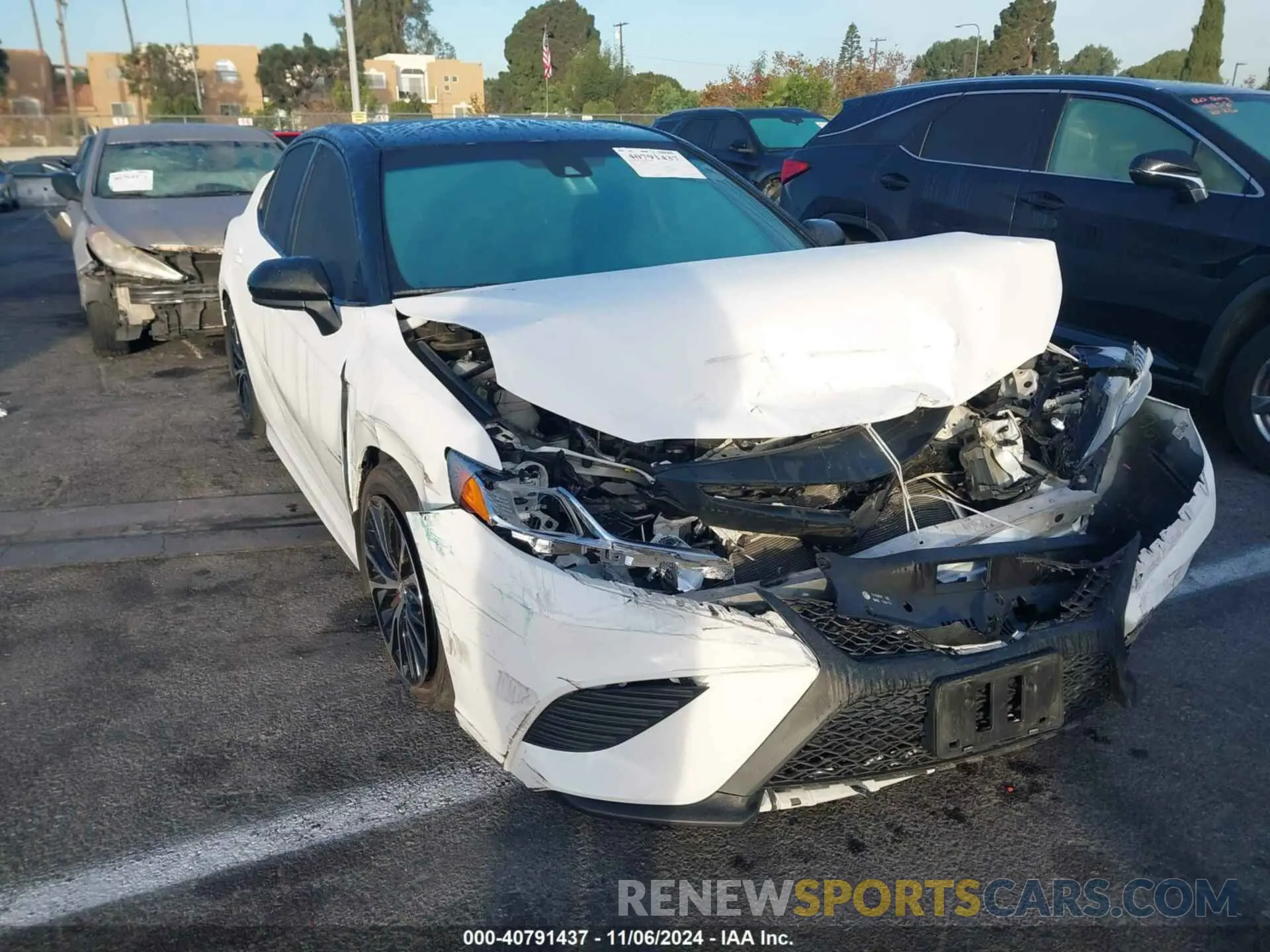 1 Photograph of a damaged car 4T1G11AK2LU336646 TOYOTA CAMRY 2020