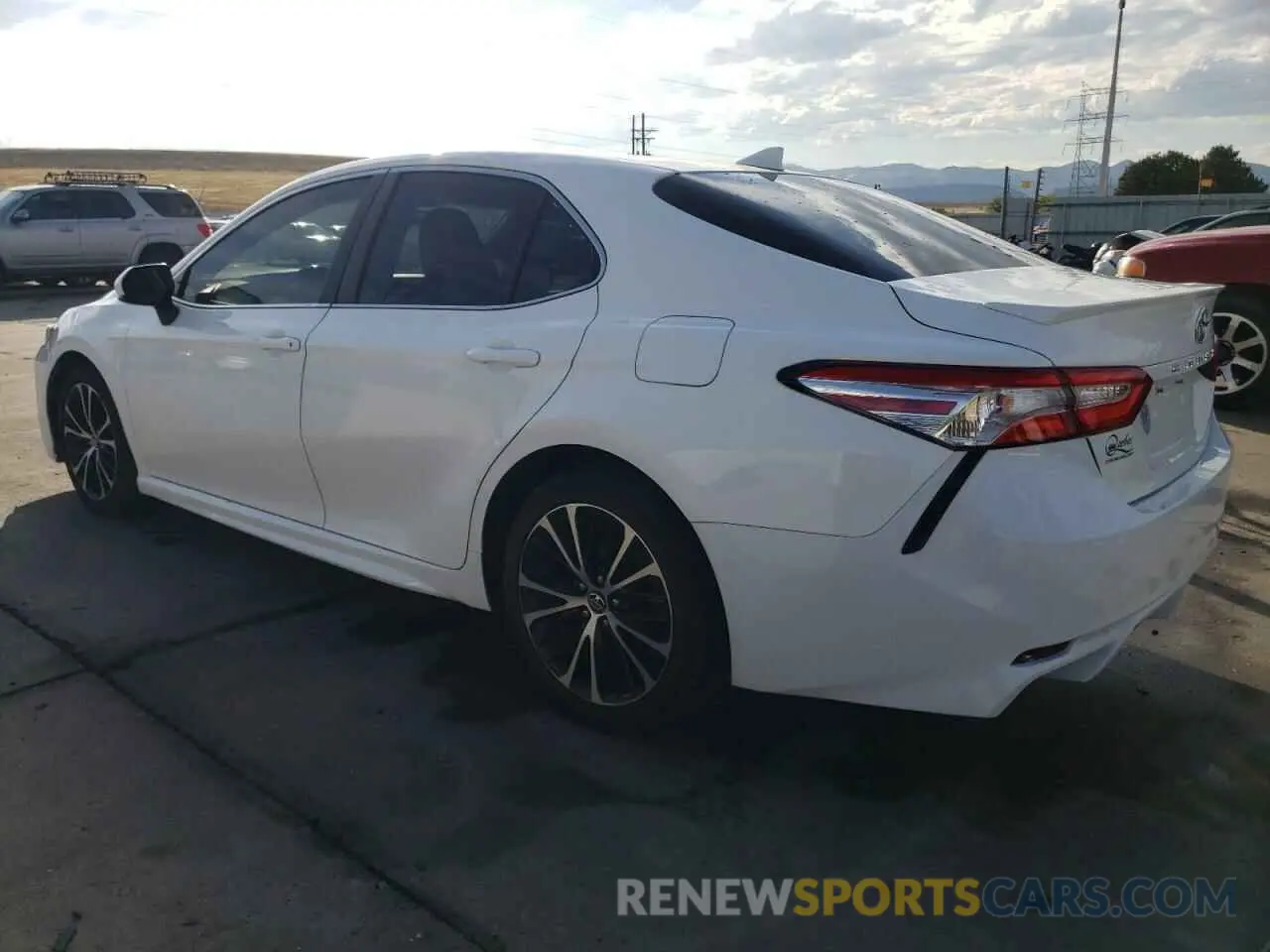 2 Фотография поврежденного автомобиля 4T1G11AK2LU346187 TOYOTA CAMRY 2020