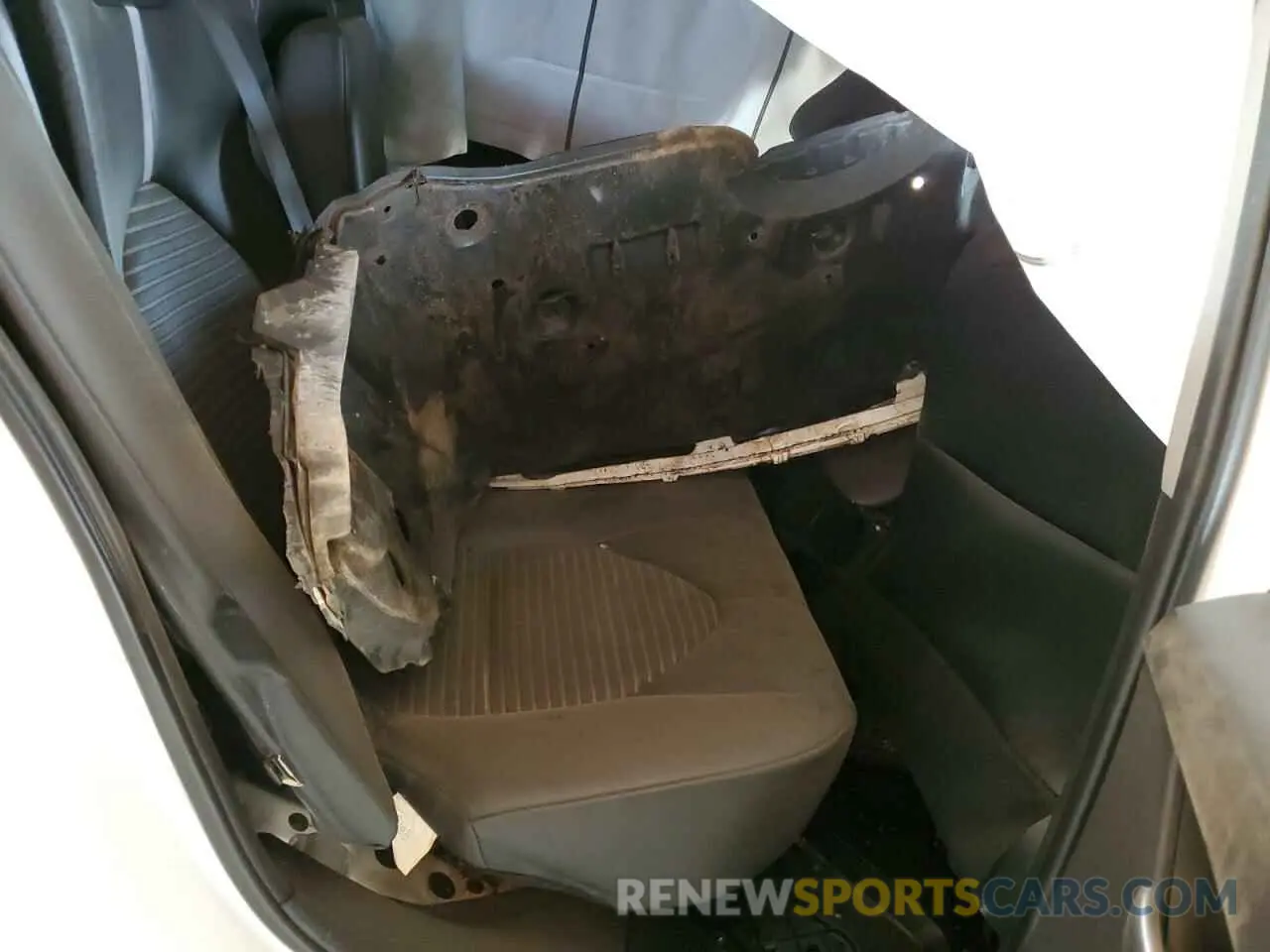 10 Photograph of a damaged car 4T1G11AK2LU356783 TOYOTA CAMRY 2020