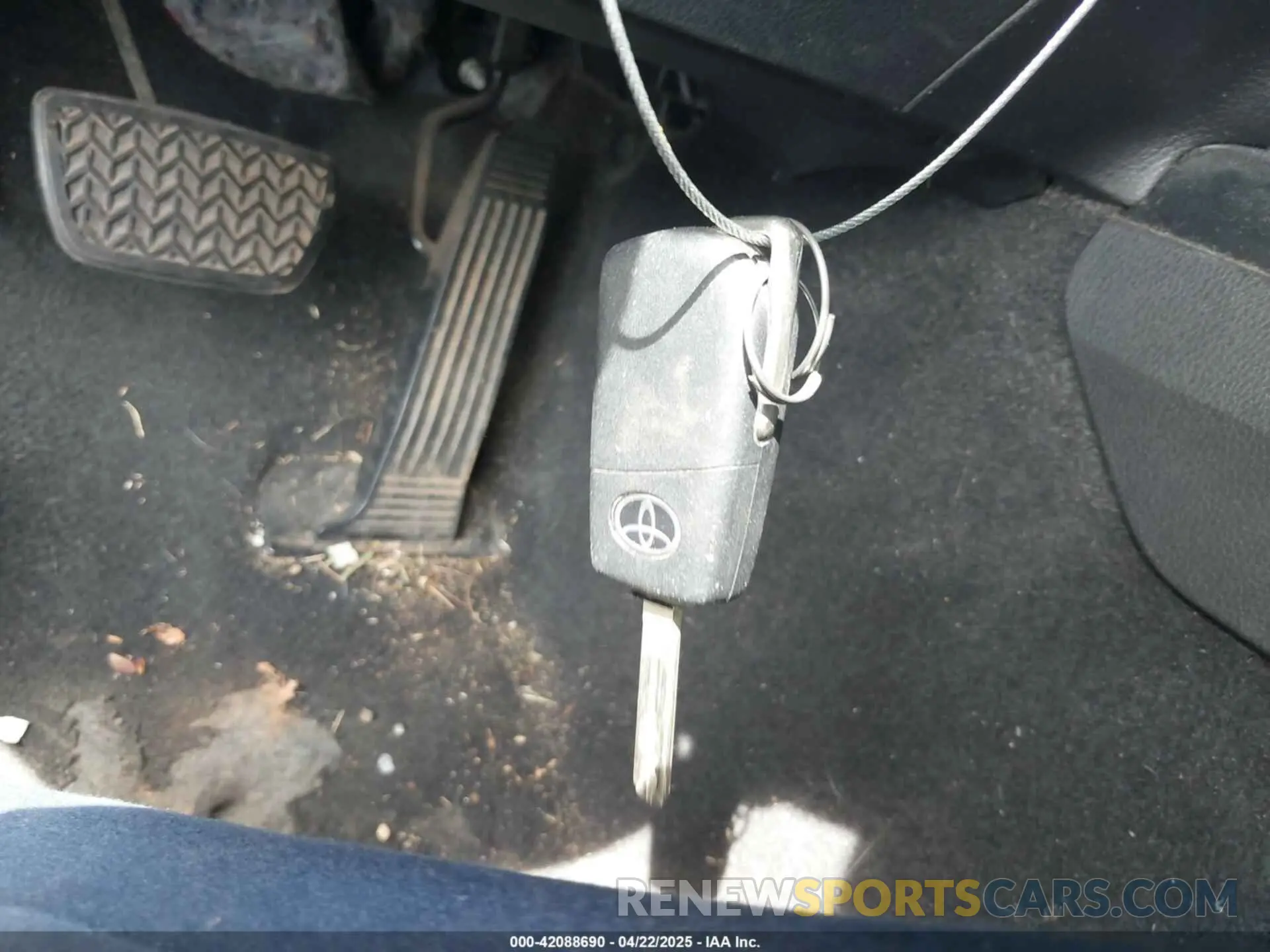 11 Фотография поврежденного автомобиля 4T1G11AK2LU359098 TOYOTA CAMRY 2020