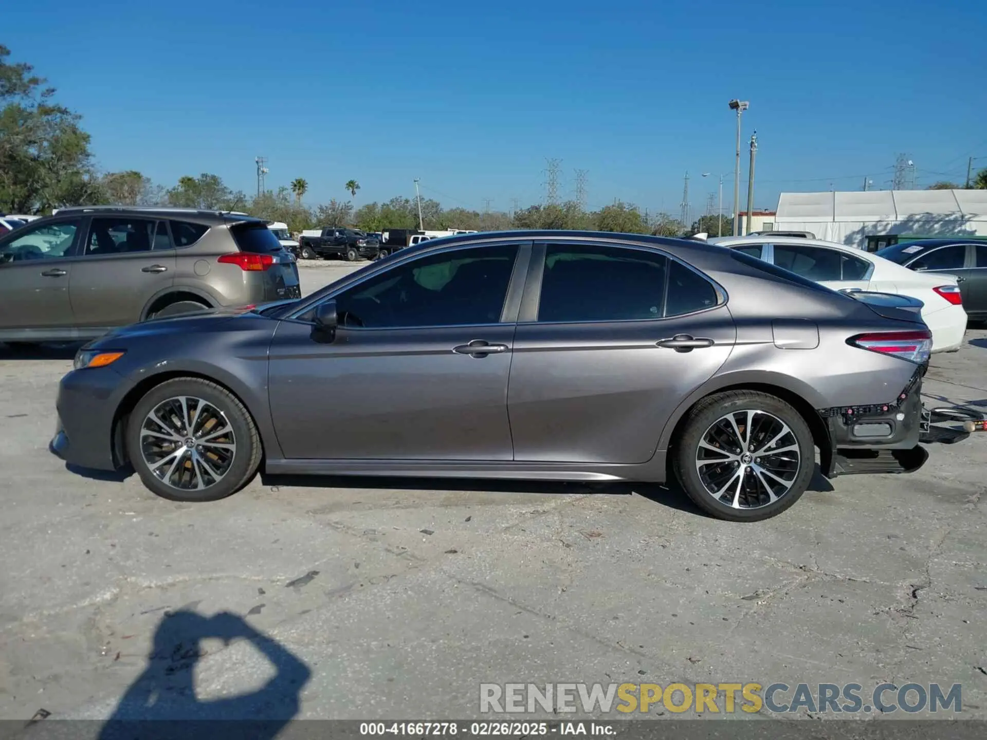 14 Photograph of a damaged car 4T1G11AK2LU392182 TOYOTA CAMRY 2020