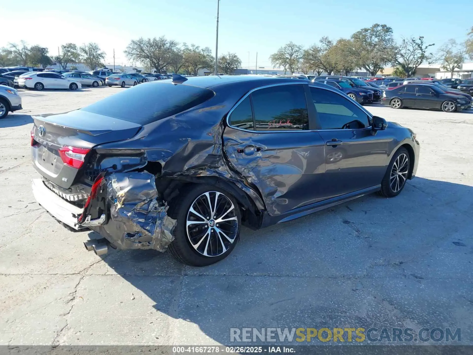4 Photograph of a damaged car 4T1G11AK2LU392182 TOYOTA CAMRY 2020