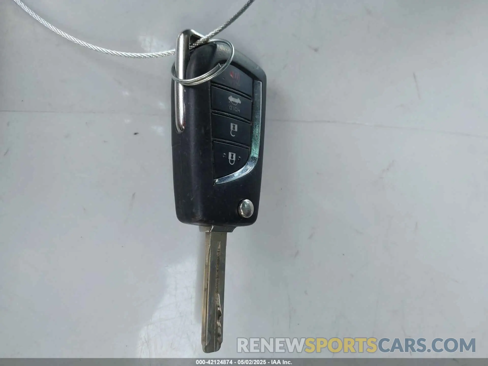 11 Photograph of a damaged car 4T1G11AK2LU401673 TOYOTA CAMRY 2020