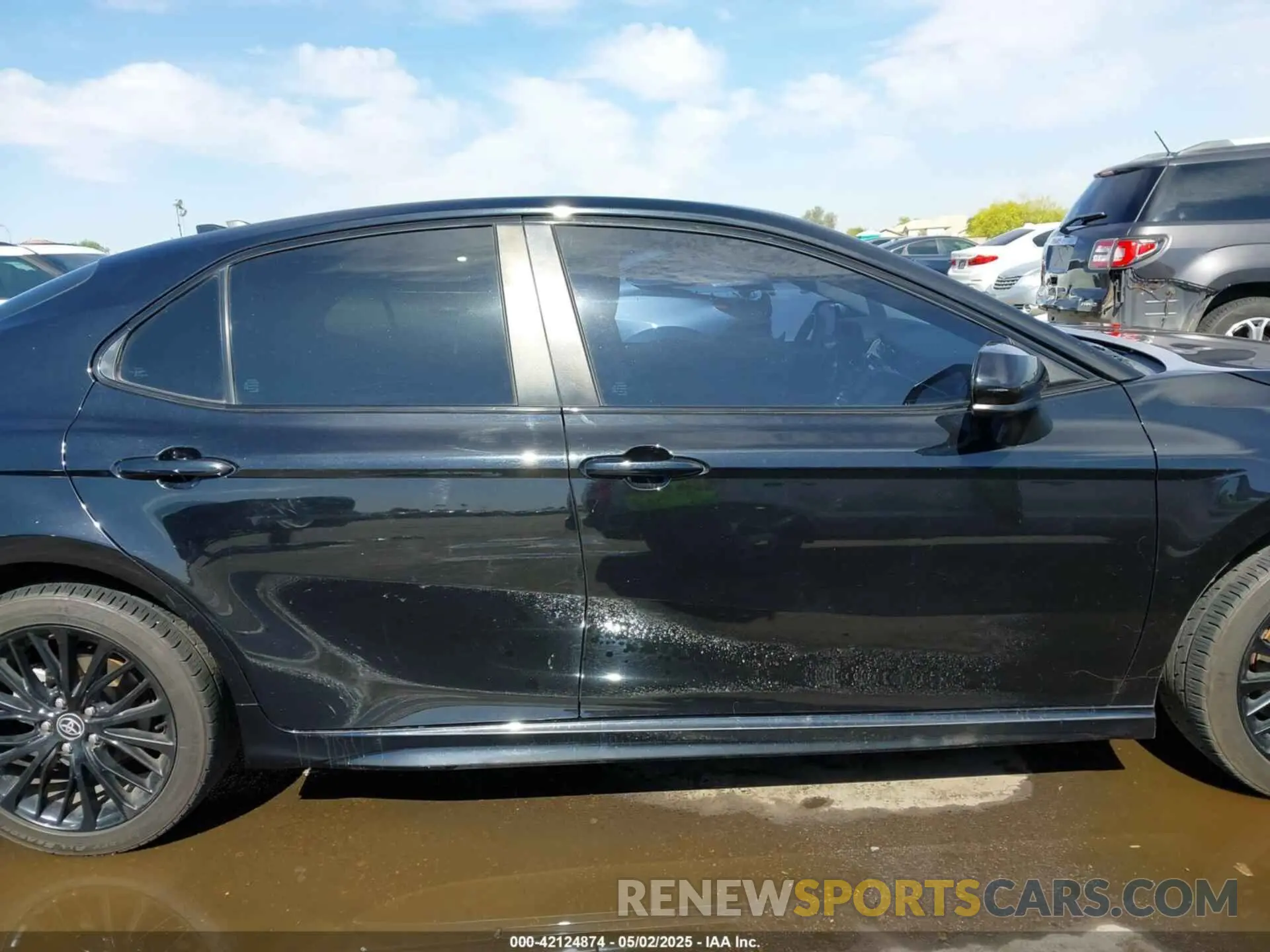 14 Photograph of a damaged car 4T1G11AK2LU401673 TOYOTA CAMRY 2020