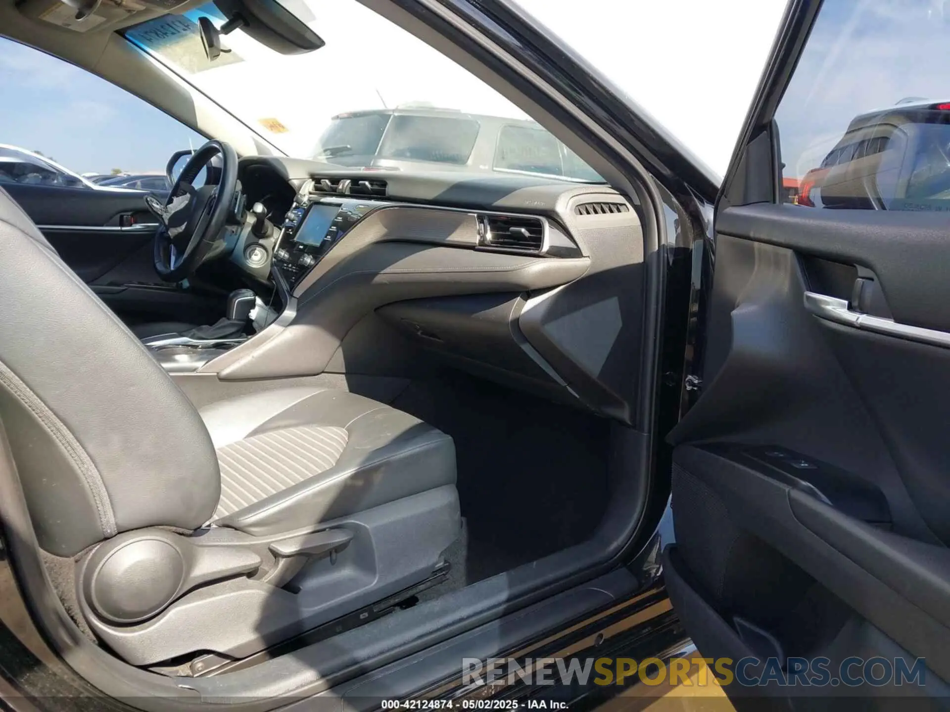 5 Photograph of a damaged car 4T1G11AK2LU401673 TOYOTA CAMRY 2020
