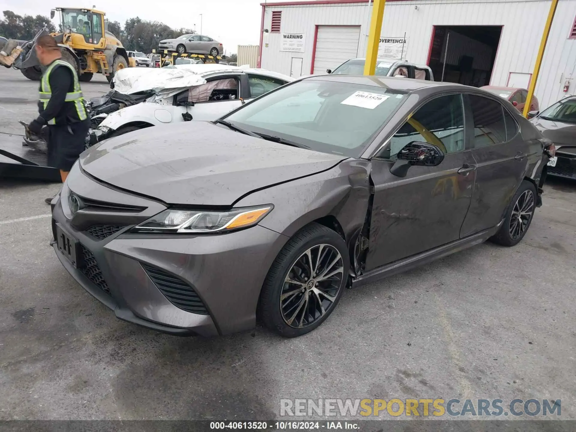 2 Фотография поврежденного автомобиля 4T1G11AK2LU503779 TOYOTA CAMRY 2020