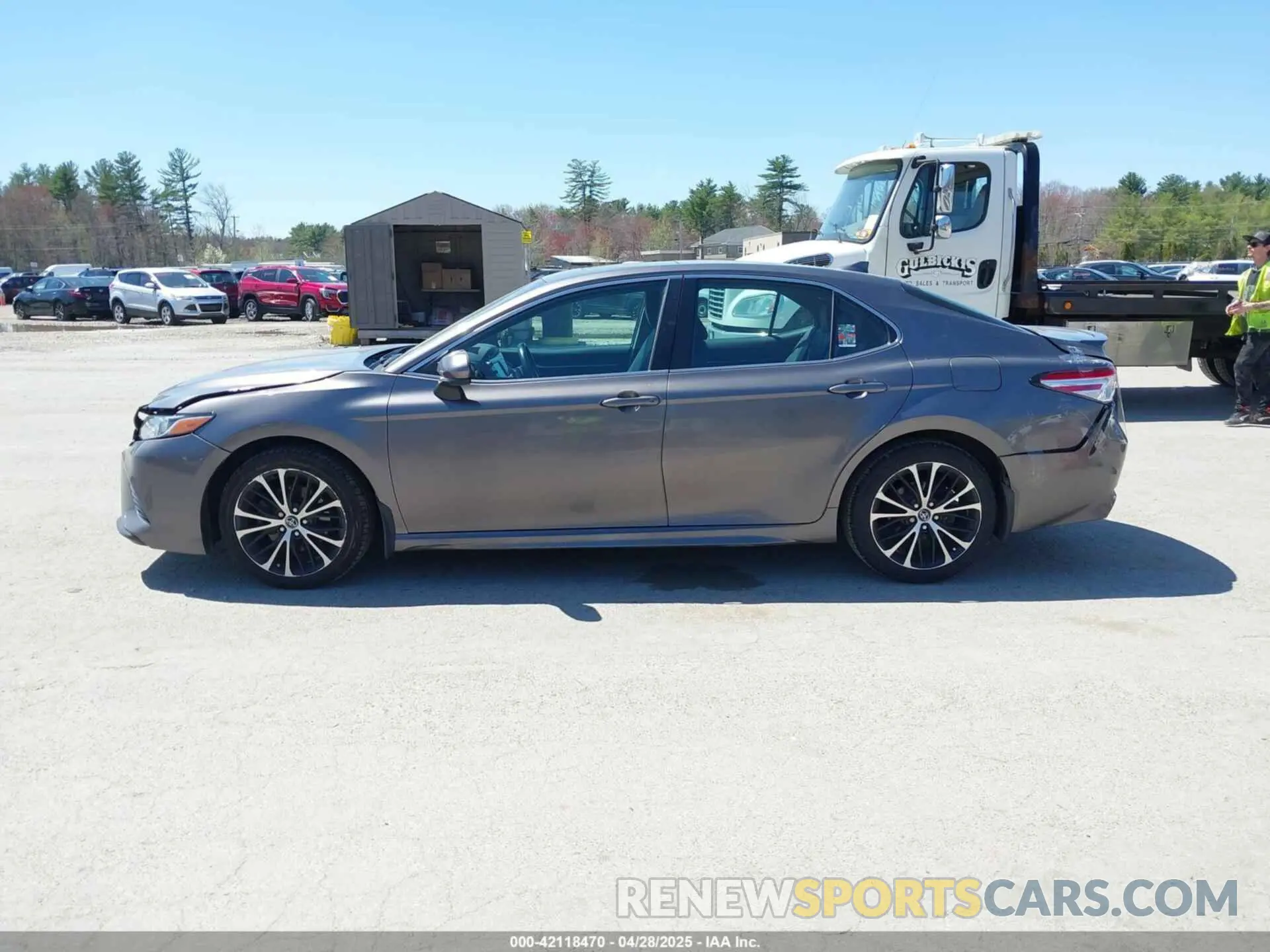 14 Photograph of a damaged car 4T1G11AK2LU862209 TOYOTA CAMRY 2020