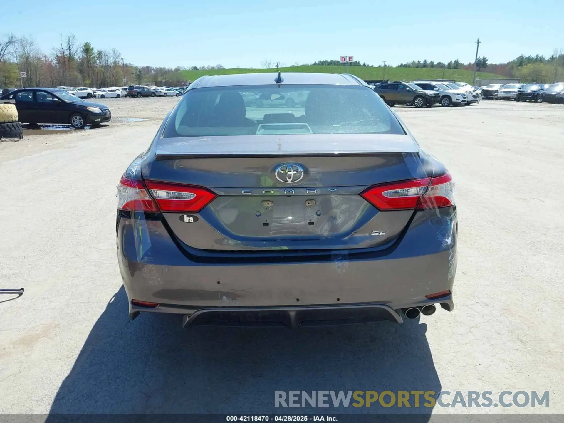 16 Photograph of a damaged car 4T1G11AK2LU862209 TOYOTA CAMRY 2020