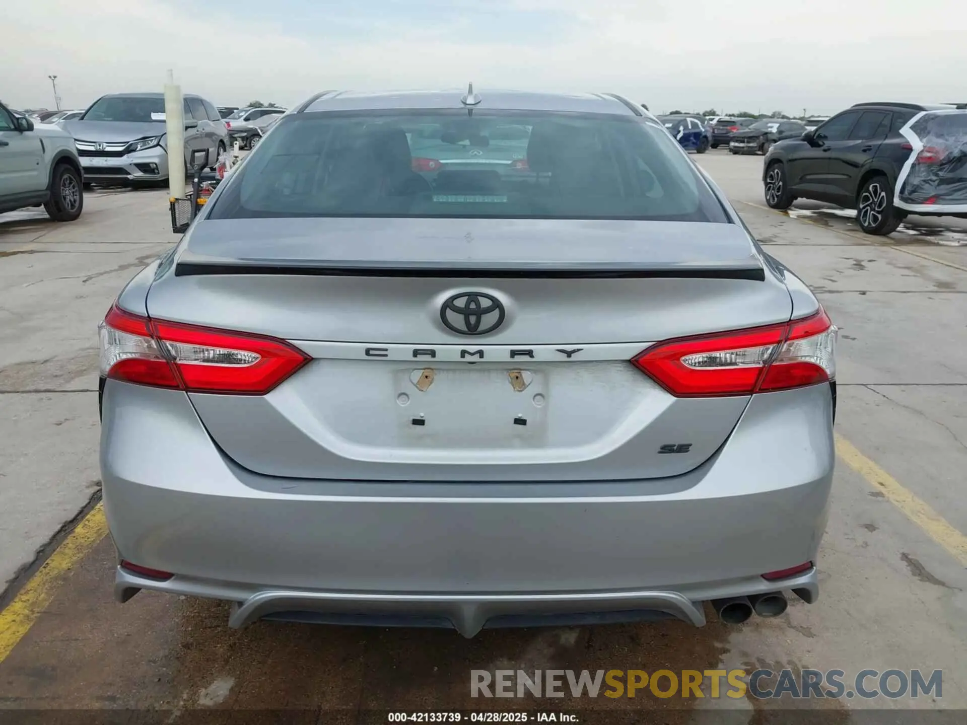 16 Фотография поврежденного автомобиля 4T1G11AK2LU865482 TOYOTA CAMRY 2020