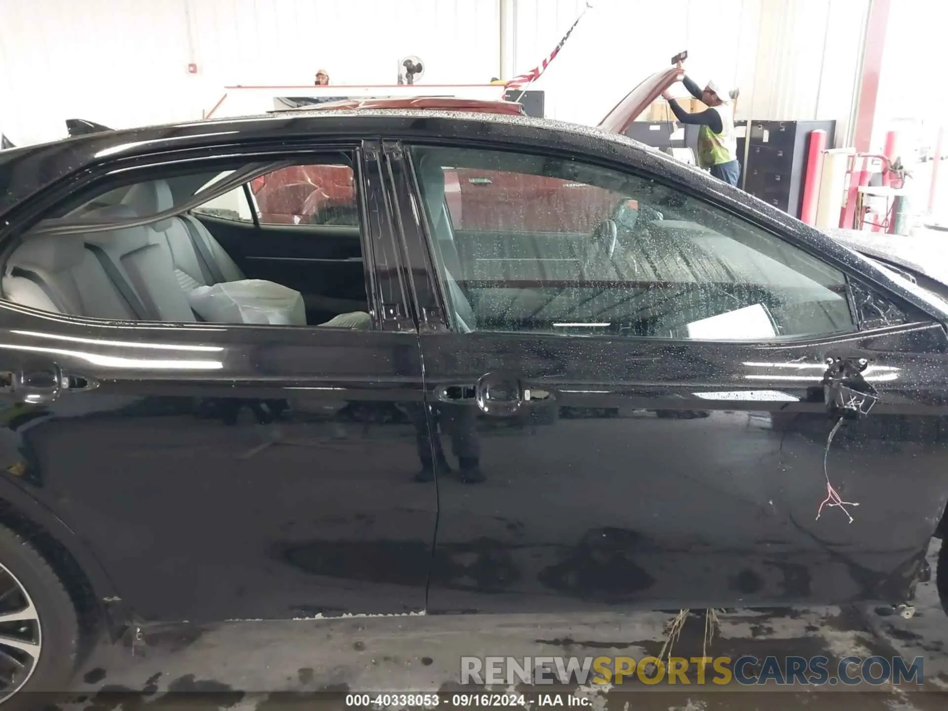 14 Фотография поврежденного автомобиля 4T1G11AK2LU885490 TOYOTA CAMRY 2020
