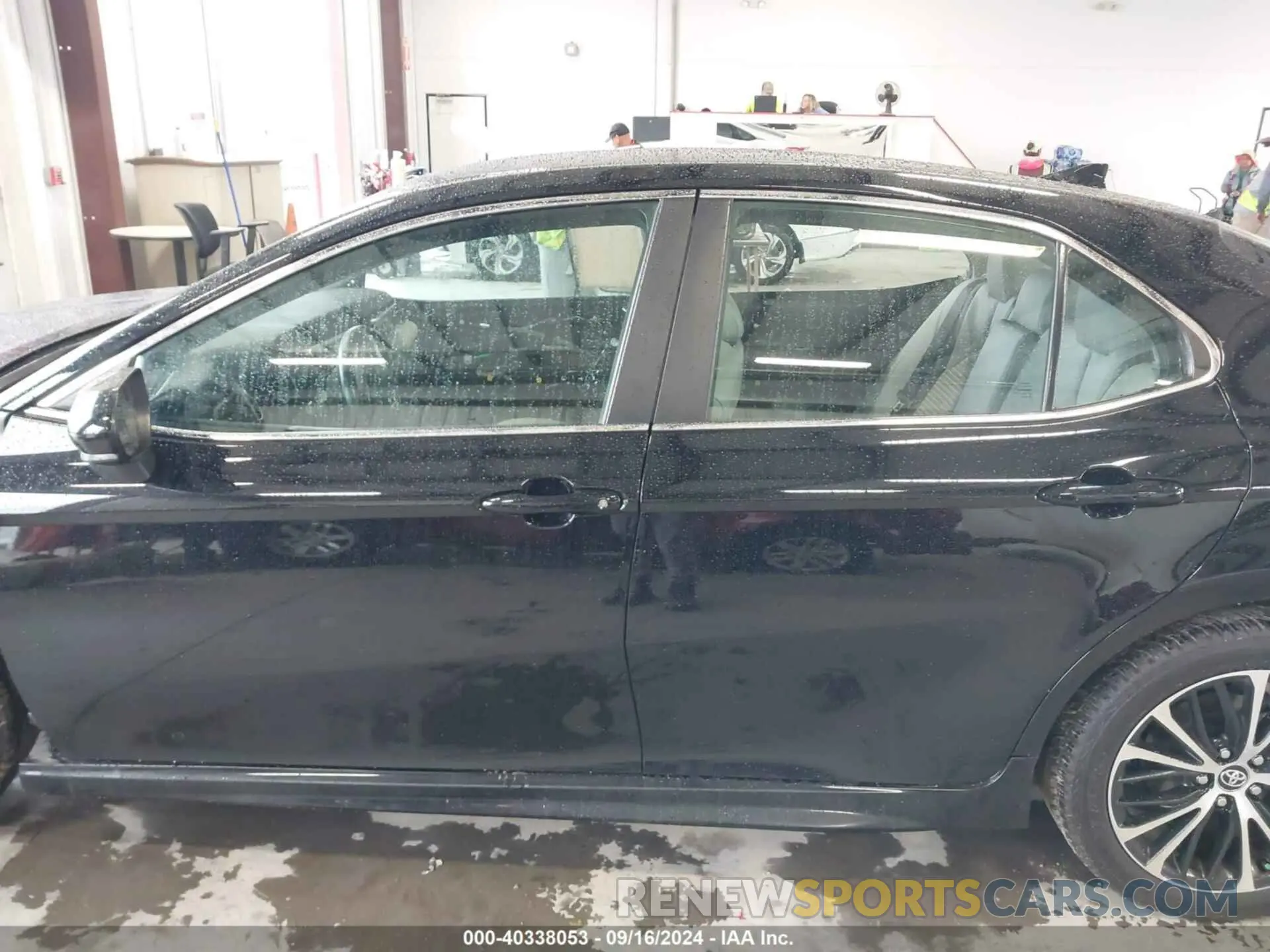 15 Фотография поврежденного автомобиля 4T1G11AK2LU885490 TOYOTA CAMRY 2020