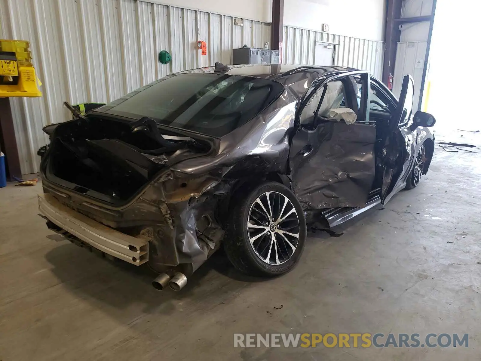 4 Photograph of a damaged car 4T1G11AK2LU885828 TOYOTA CAMRY 2020