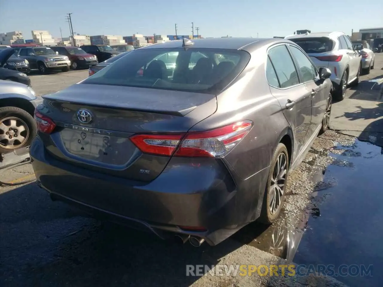 4 Photograph of a damaged car 4T1G11AK2LU899681 TOYOTA CAMRY 2020