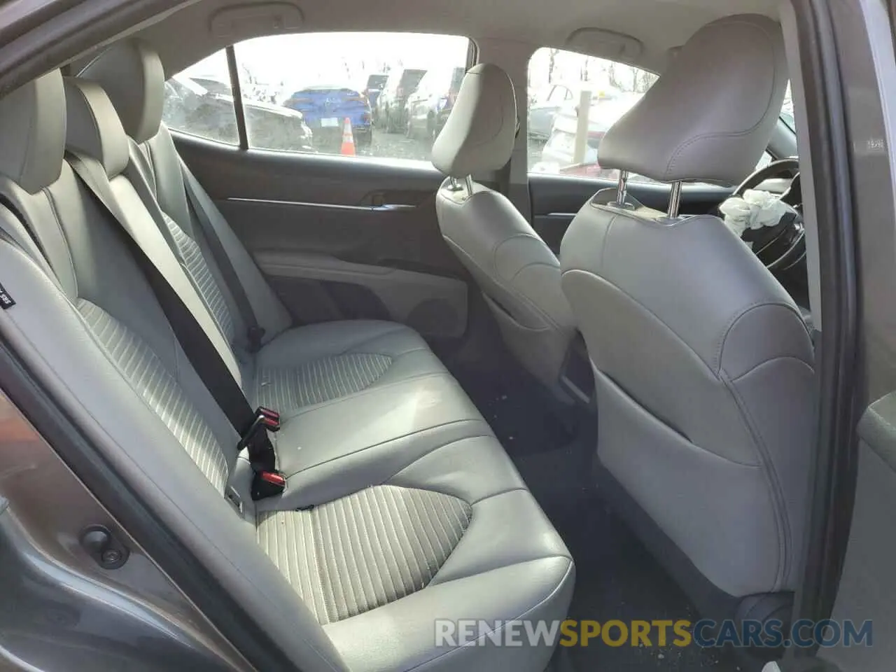 11 Фотография поврежденного автомобиля 4T1G11AK2LU922974 TOYOTA CAMRY 2020