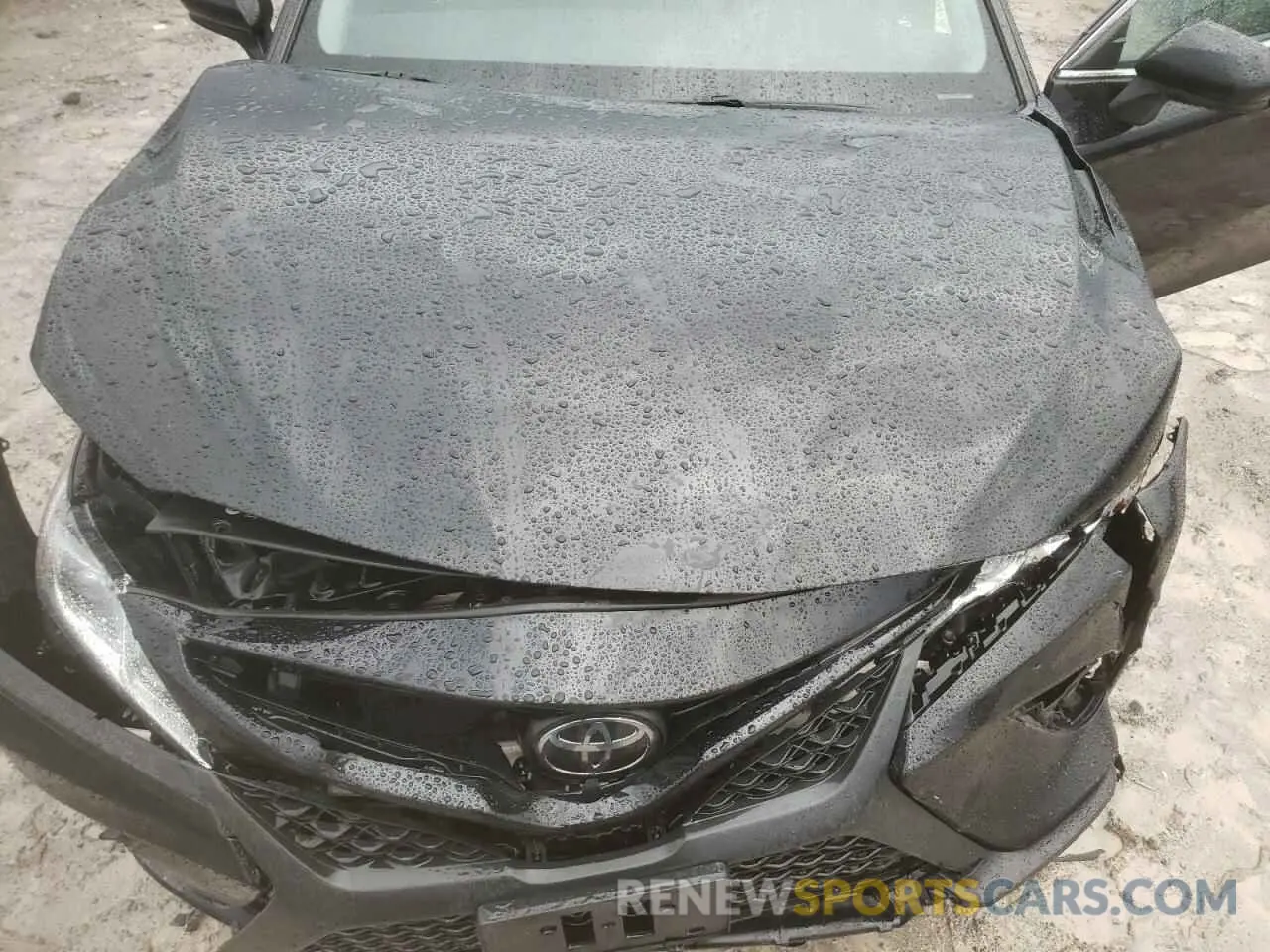 11 Photograph of a damaged car 4T1G11AK2LU931187 TOYOTA CAMRY 2020