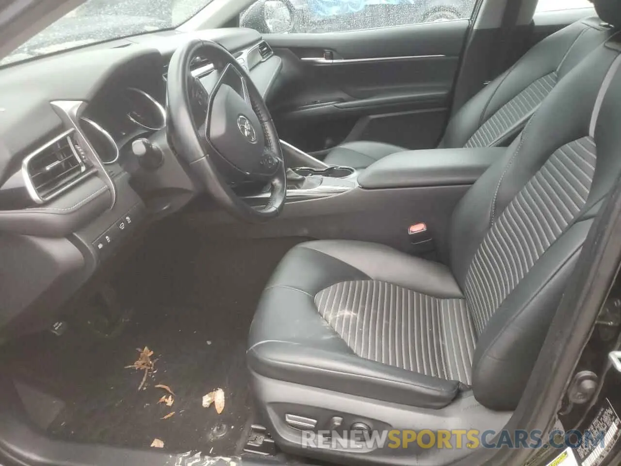 7 Photograph of a damaged car 4T1G11AK2LU931187 TOYOTA CAMRY 2020