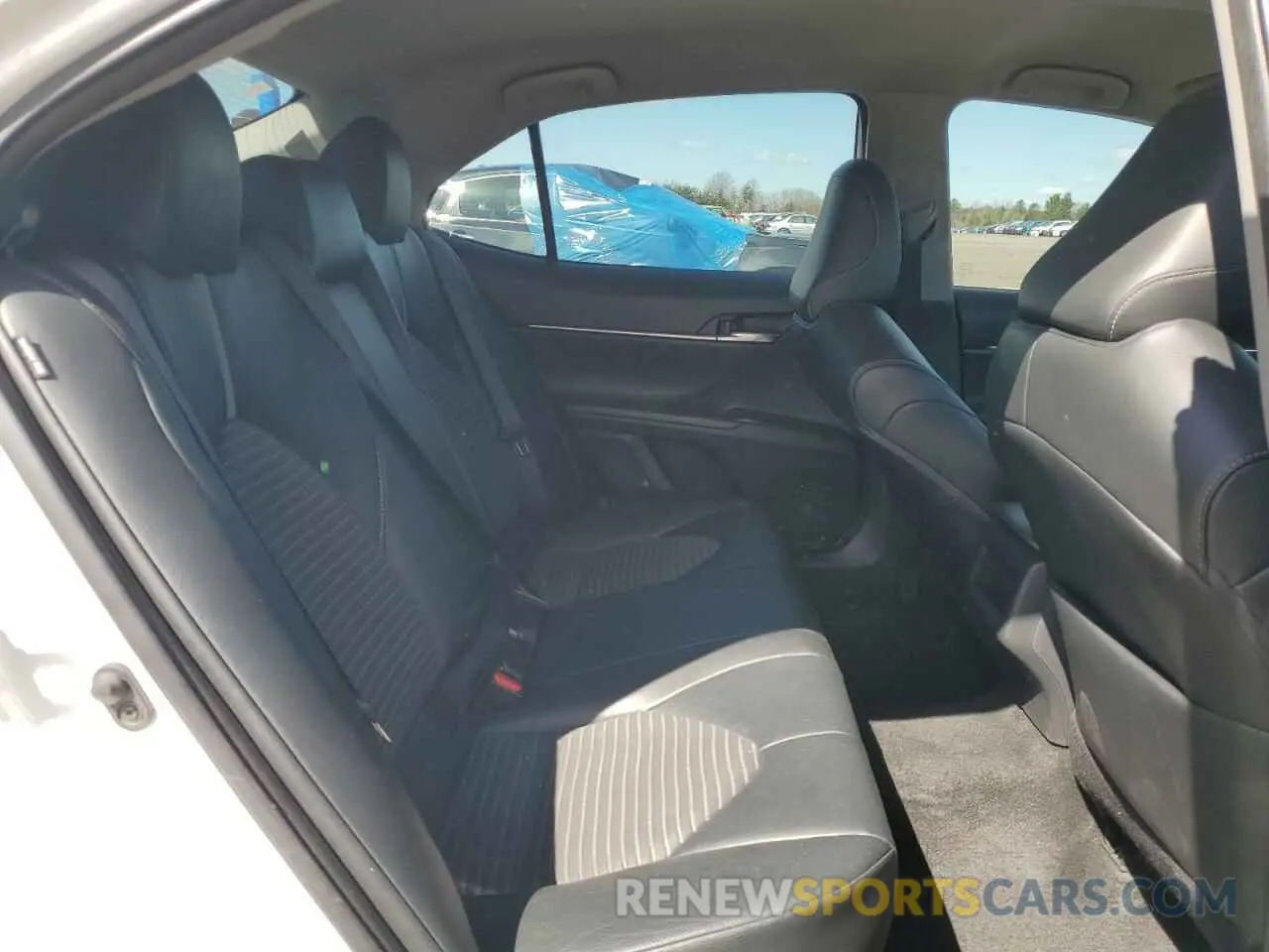 10 Photograph of a damaged car 4T1G11AK2LU938866 TOYOTA CAMRY 2020