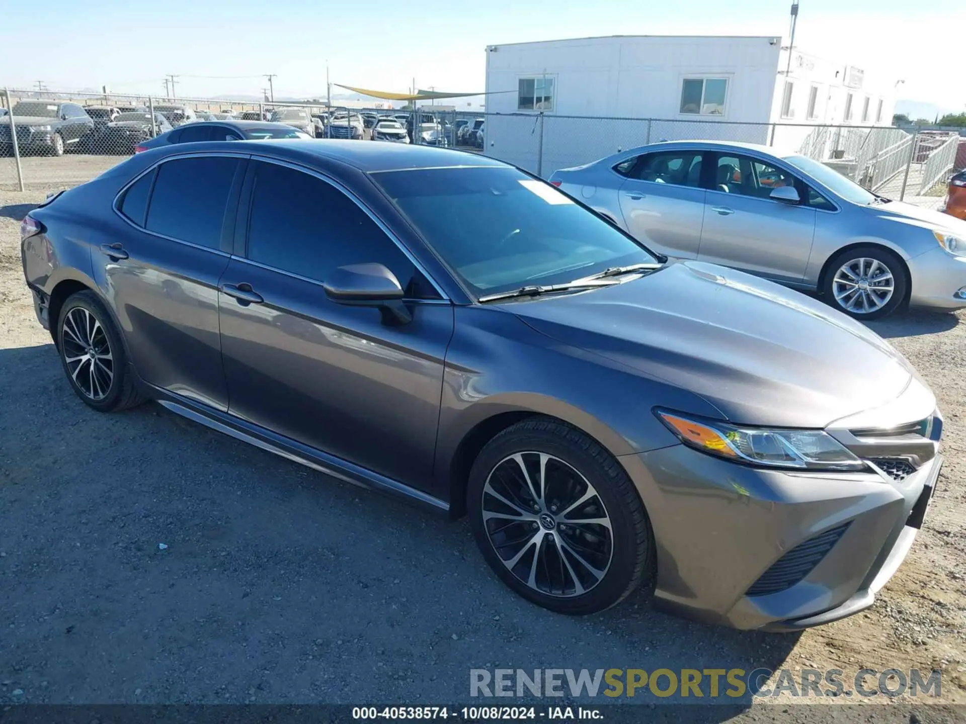 1 Фотография поврежденного автомобиля 4T1G11AK2LU944019 TOYOTA CAMRY 2020