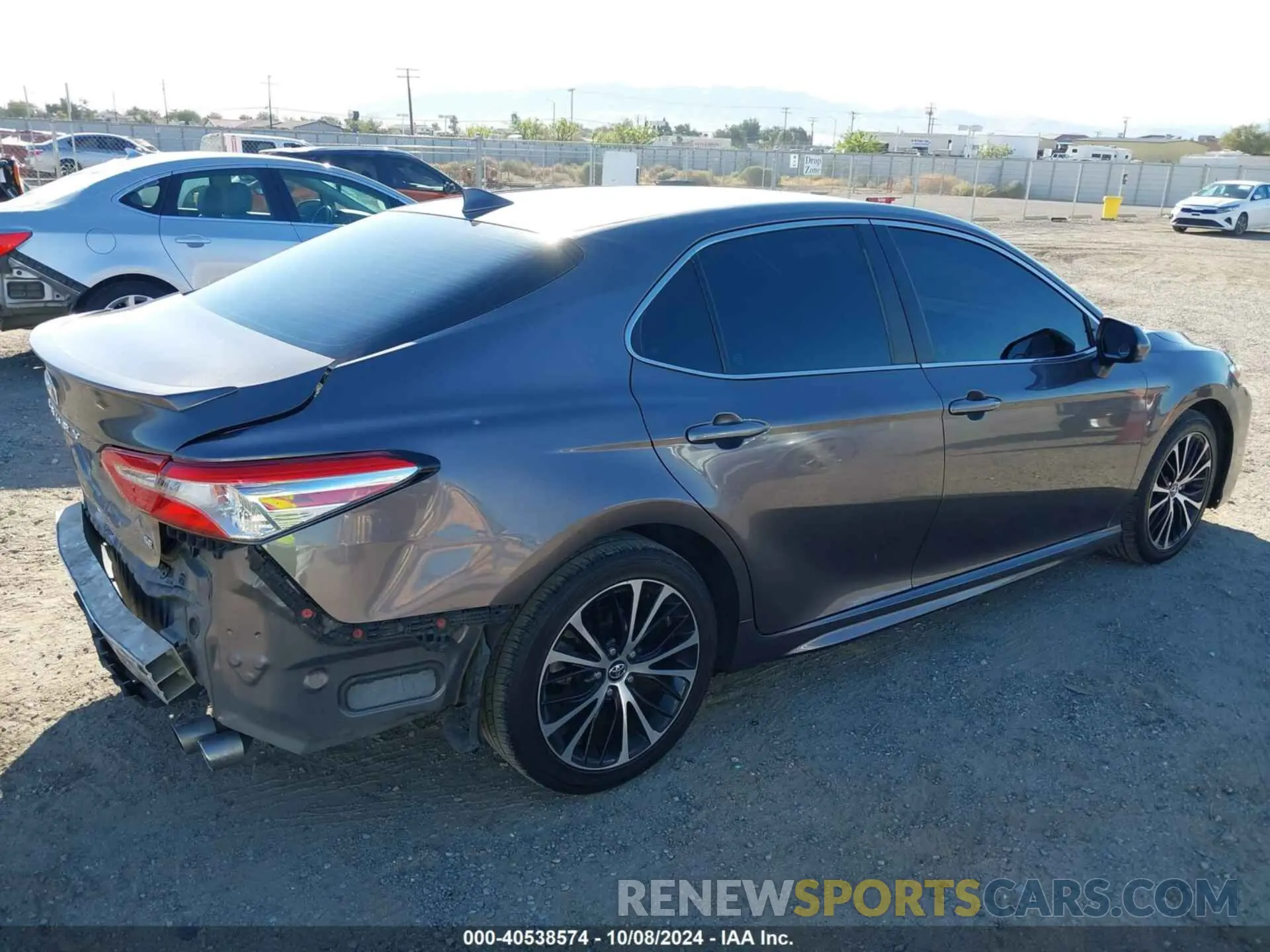 4 Фотография поврежденного автомобиля 4T1G11AK2LU944019 TOYOTA CAMRY 2020