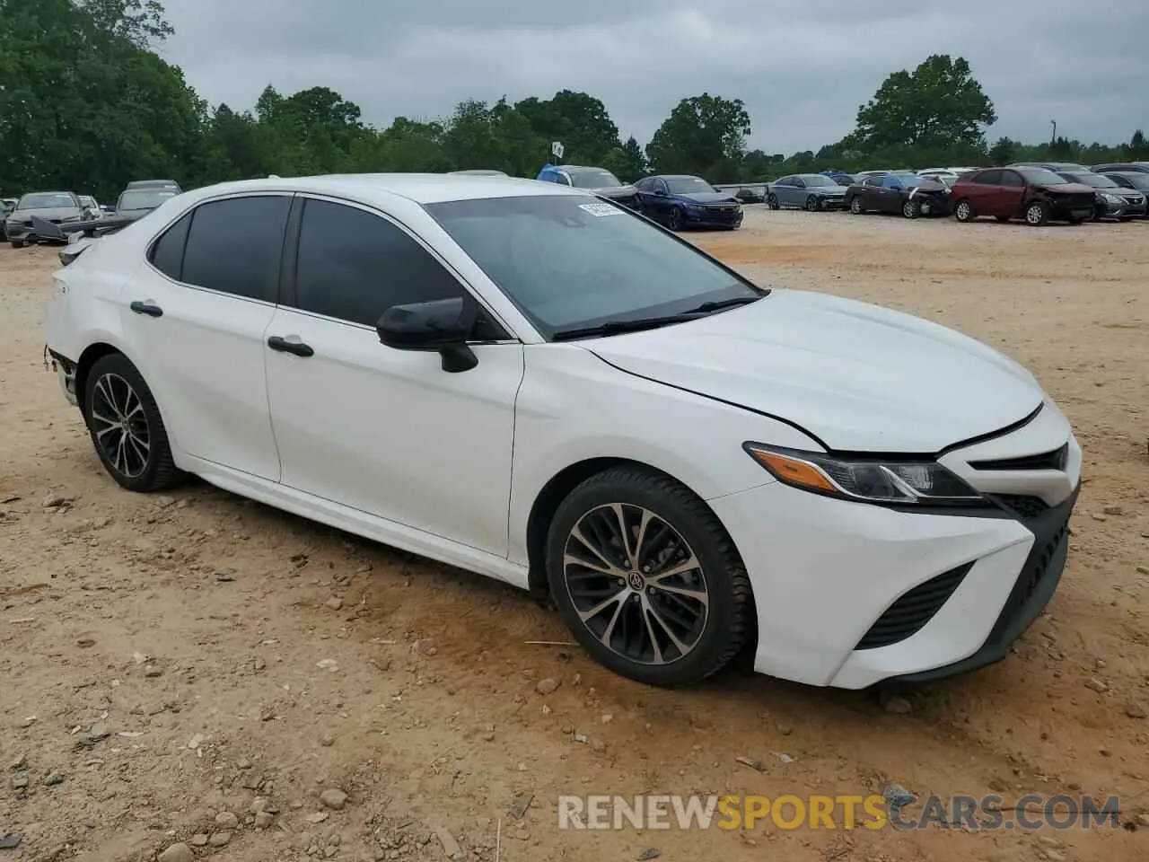 4 Photograph of a damaged car 4T1G11AK2LU952430 TOYOTA CAMRY 2020