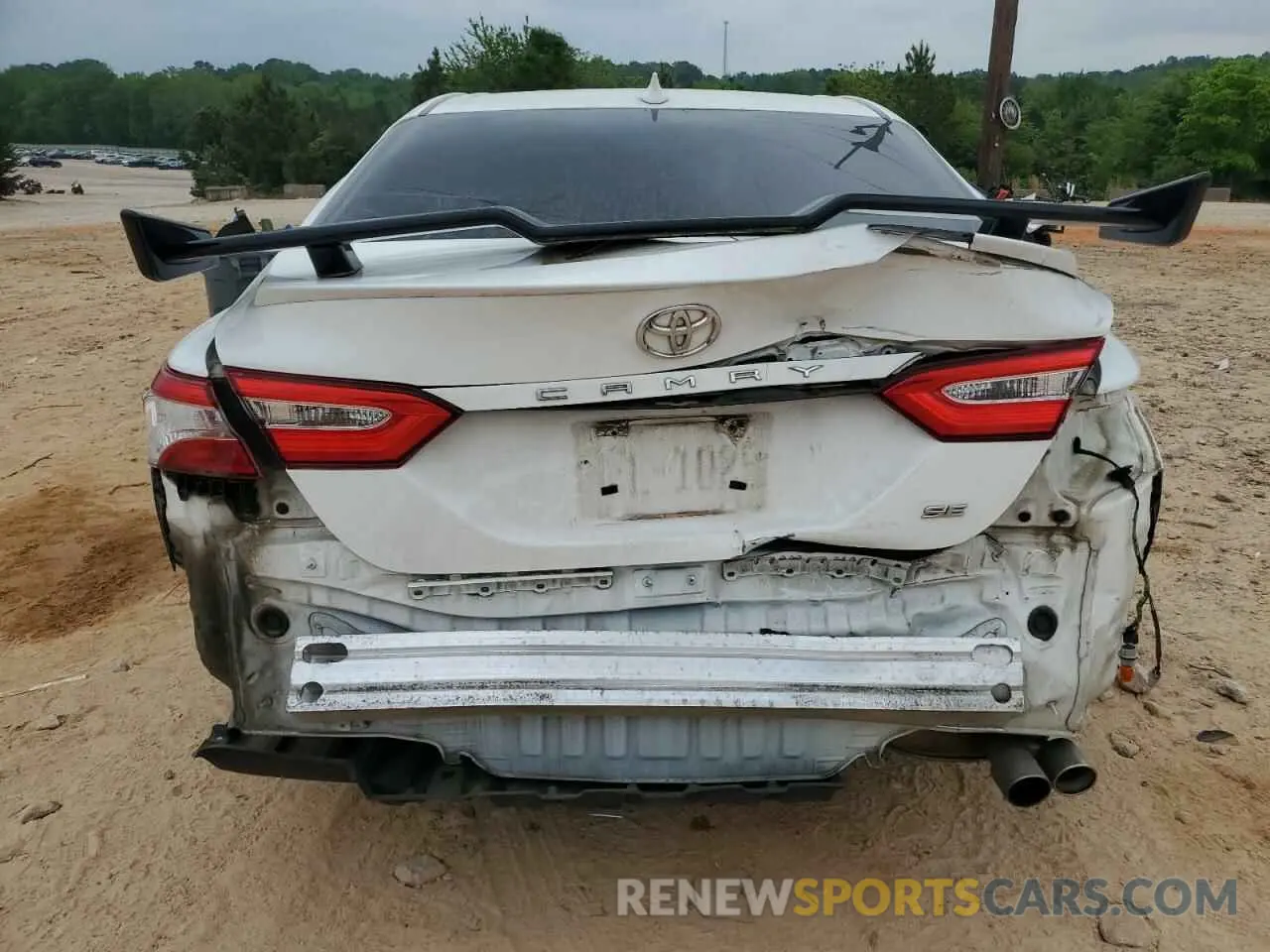 6 Photograph of a damaged car 4T1G11AK2LU952430 TOYOTA CAMRY 2020