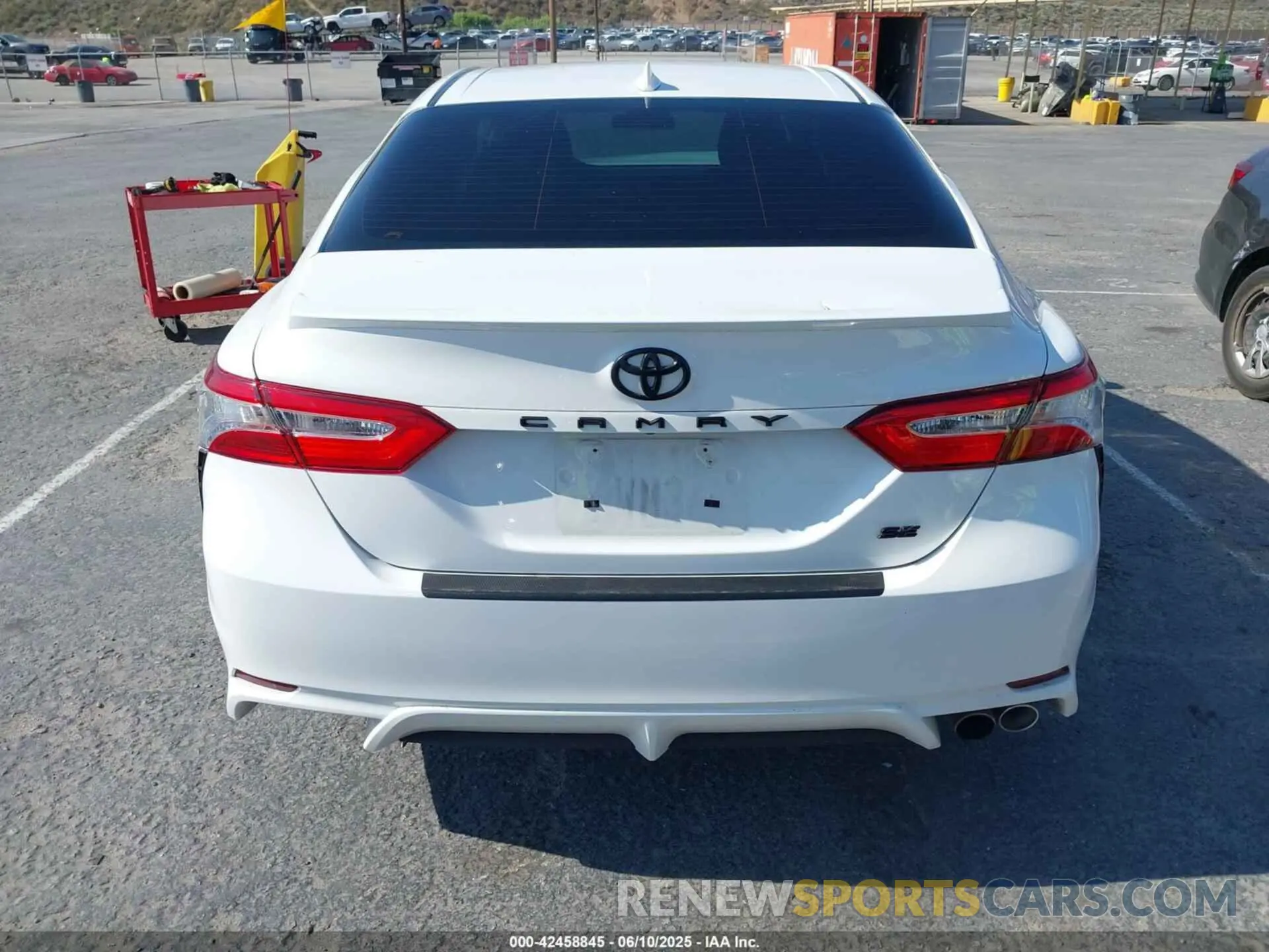16 Photograph of a damaged car 4T1G11AK2LU967347 TOYOTA CAMRY 2020