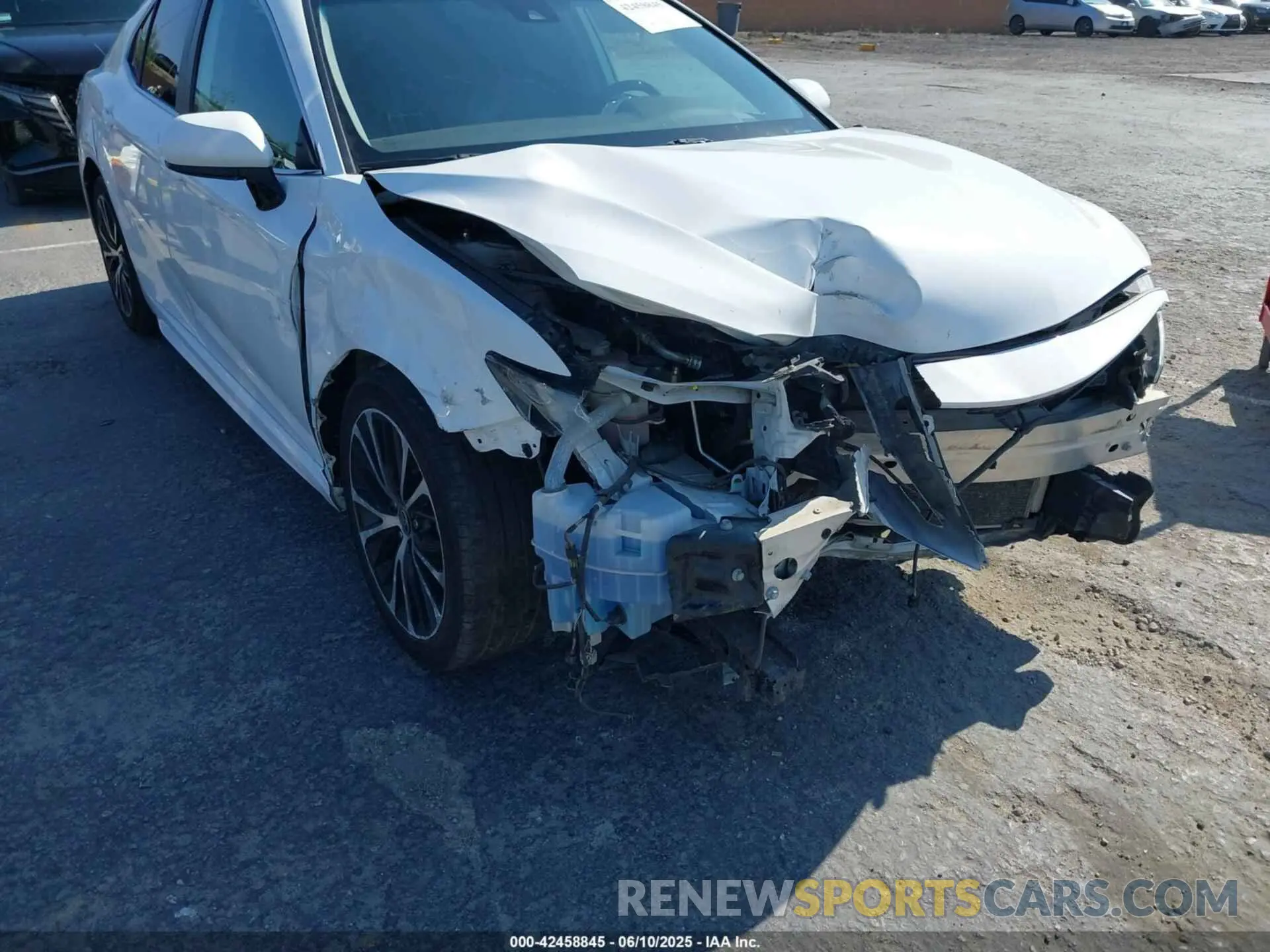 6 Photograph of a damaged car 4T1G11AK2LU967347 TOYOTA CAMRY 2020