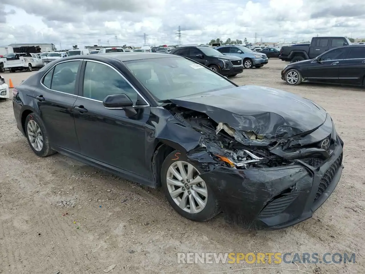 4 Photograph of a damaged car 4T1G11AK2LU988568 TOYOTA CAMRY 2020