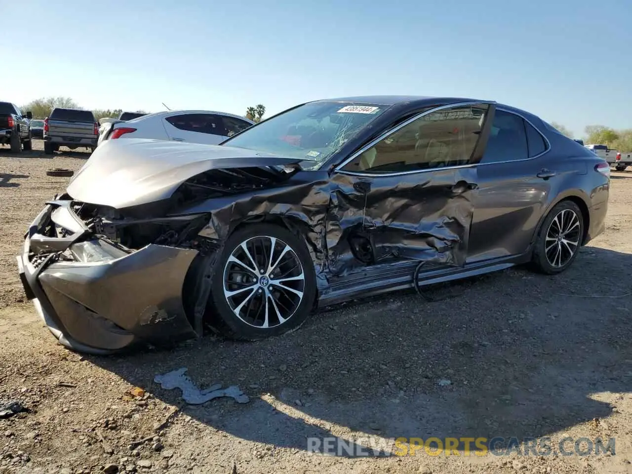 1 Photograph of a damaged car 4T1G11AK3LU305616 TOYOTA CAMRY 2020