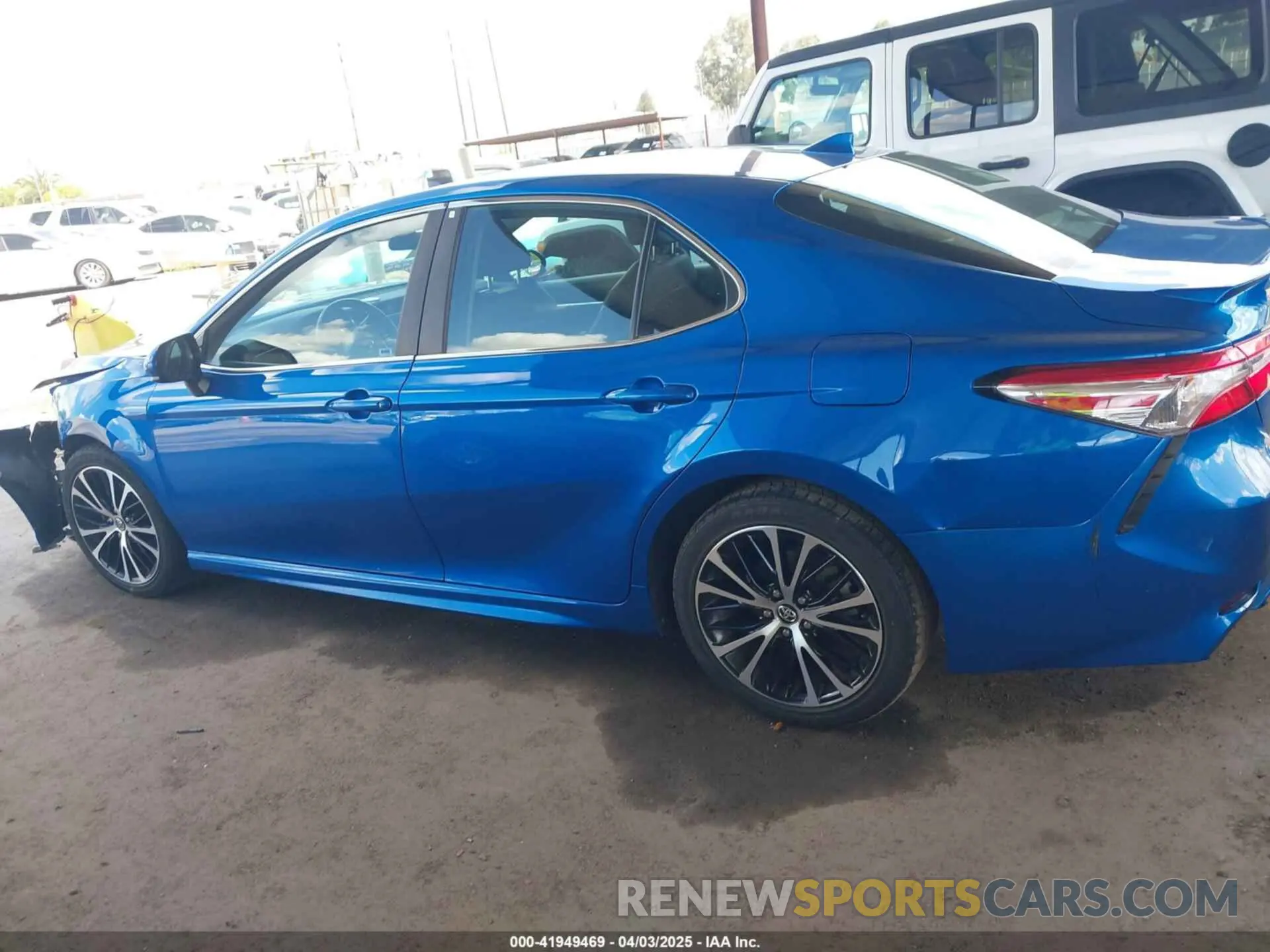 13 Фотография поврежденного автомобиля 4T1G11AK3LU317202 TOYOTA CAMRY 2020