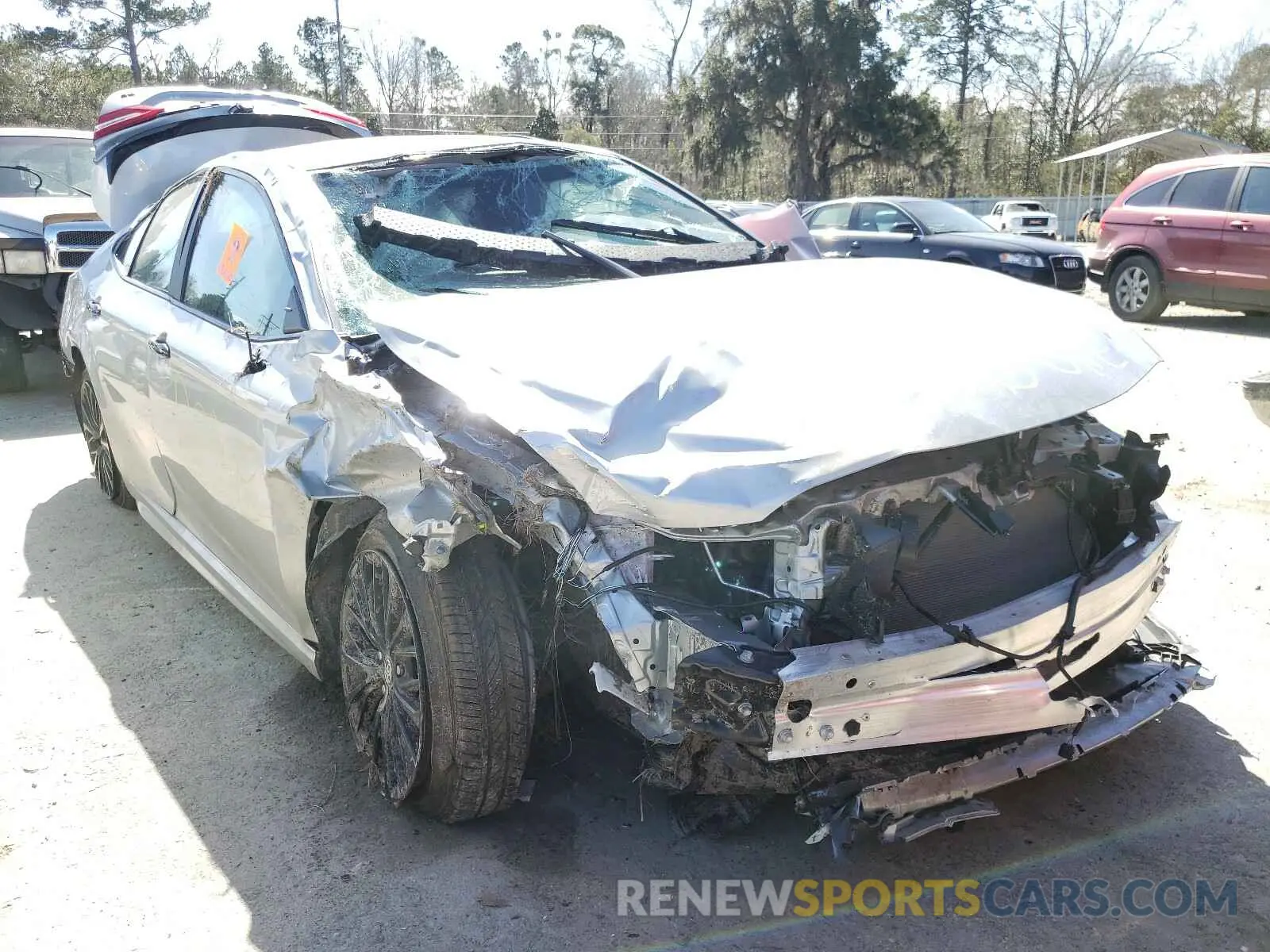 1 Photograph of a damaged car 4T1G11AK3LU345386 TOYOTA CAMRY 2020
