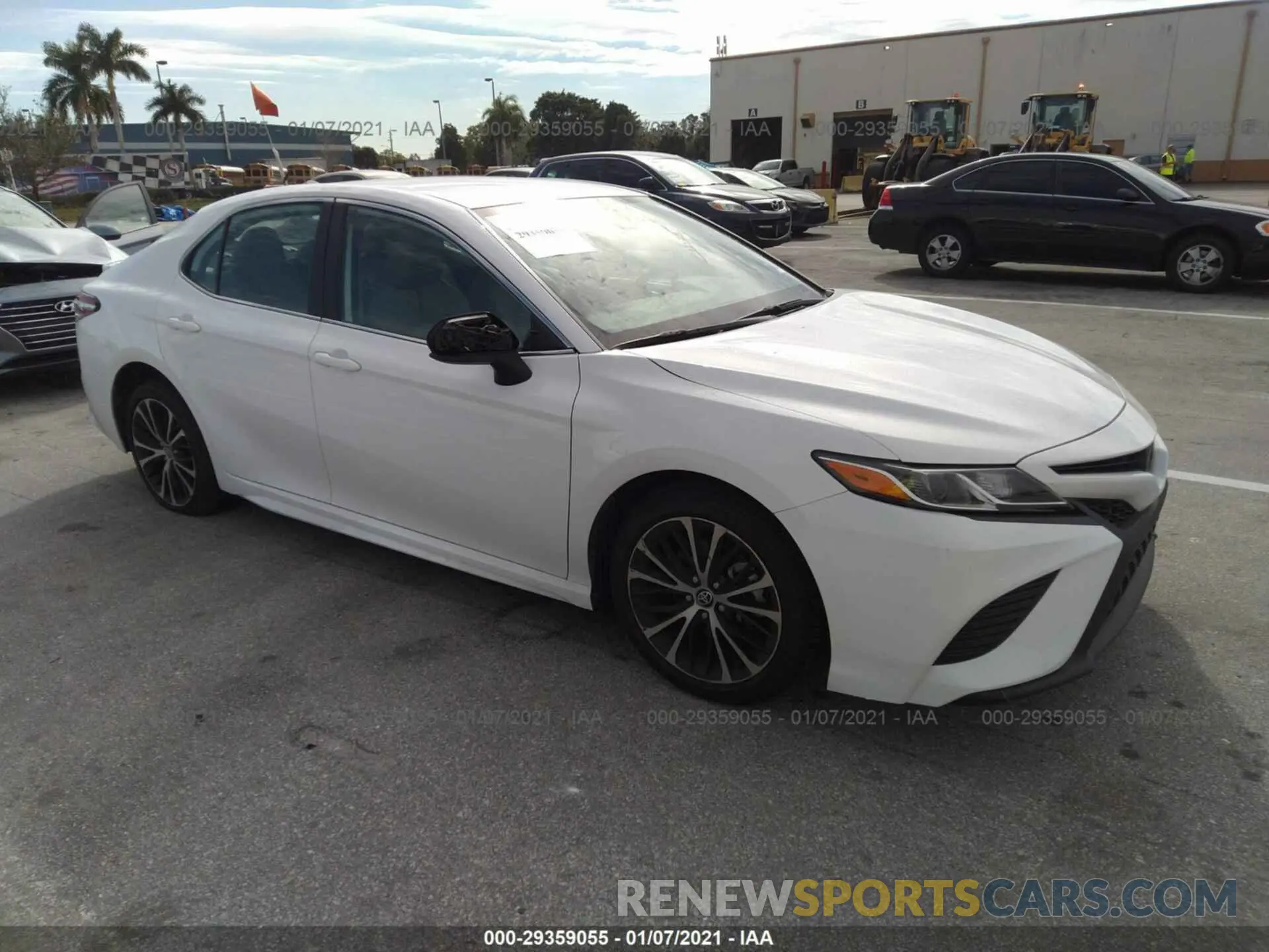 1 Photograph of a damaged car 4T1G11AK3LU360969 TOYOTA CAMRY 2020