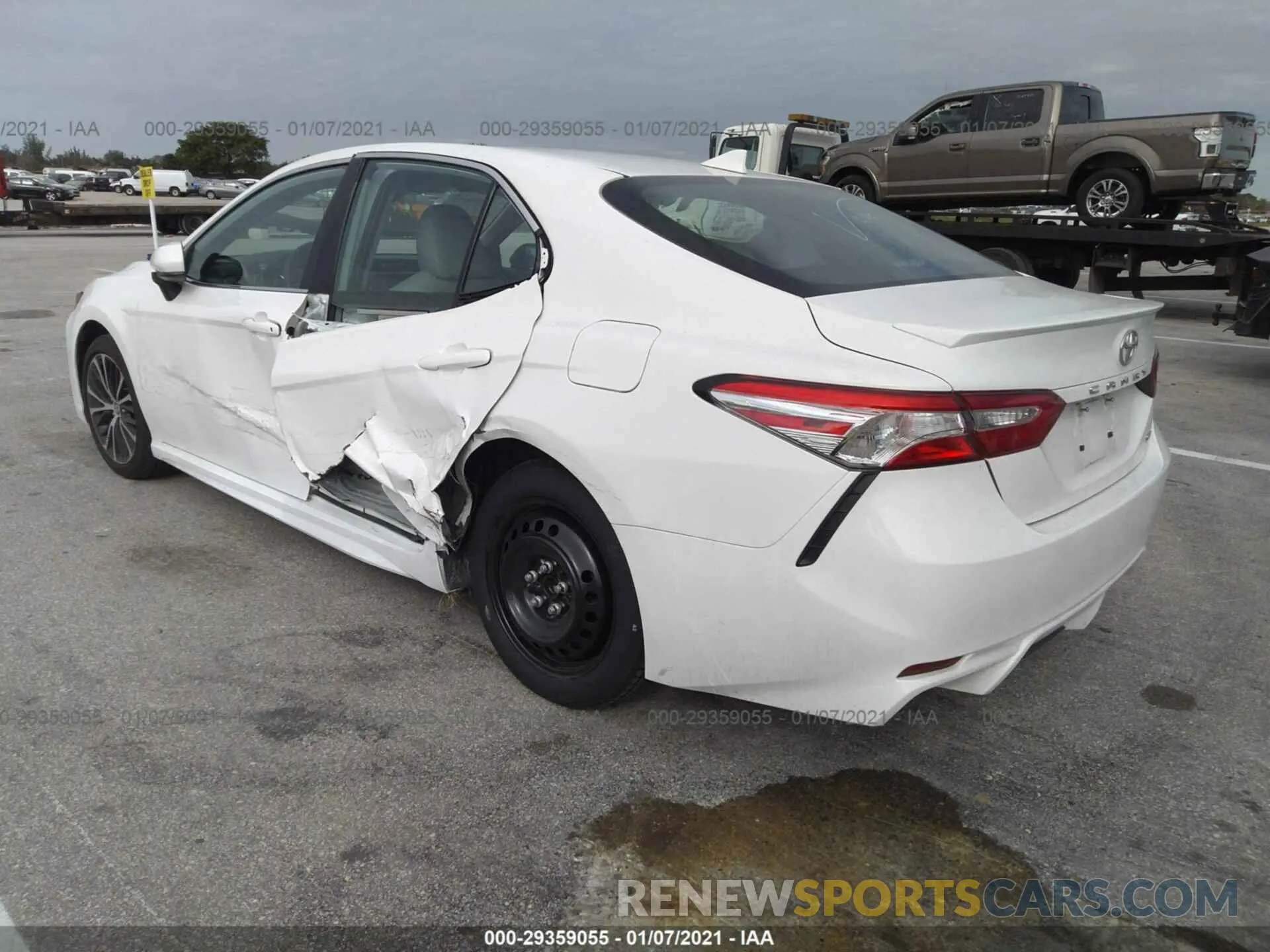3 Photograph of a damaged car 4T1G11AK3LU360969 TOYOTA CAMRY 2020