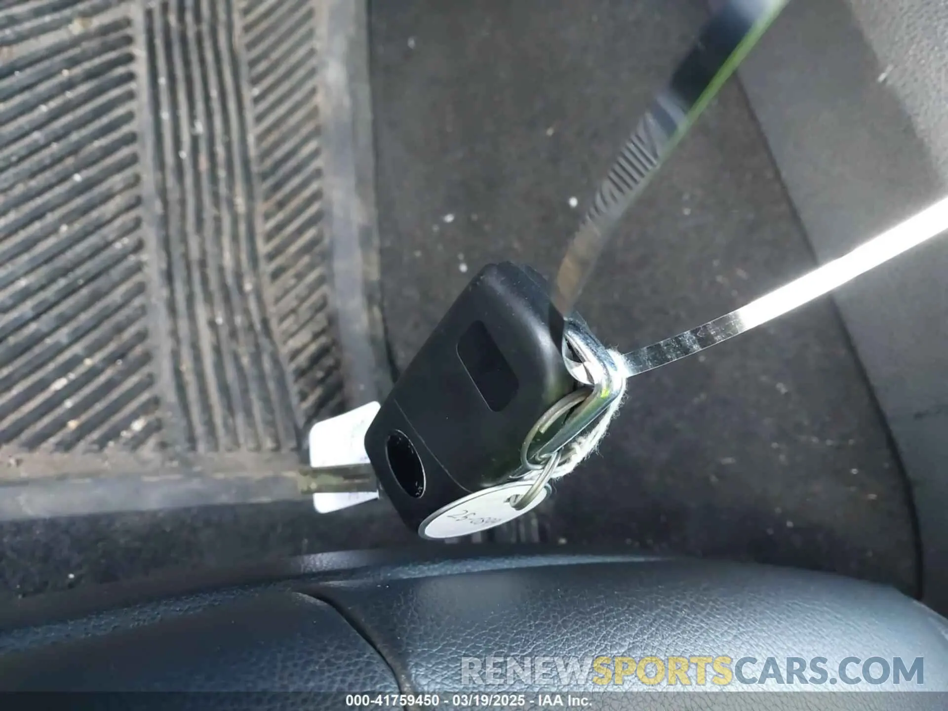 11 Photograph of a damaged car 4T1G11AK3LU365315 TOYOTA CAMRY 2020
