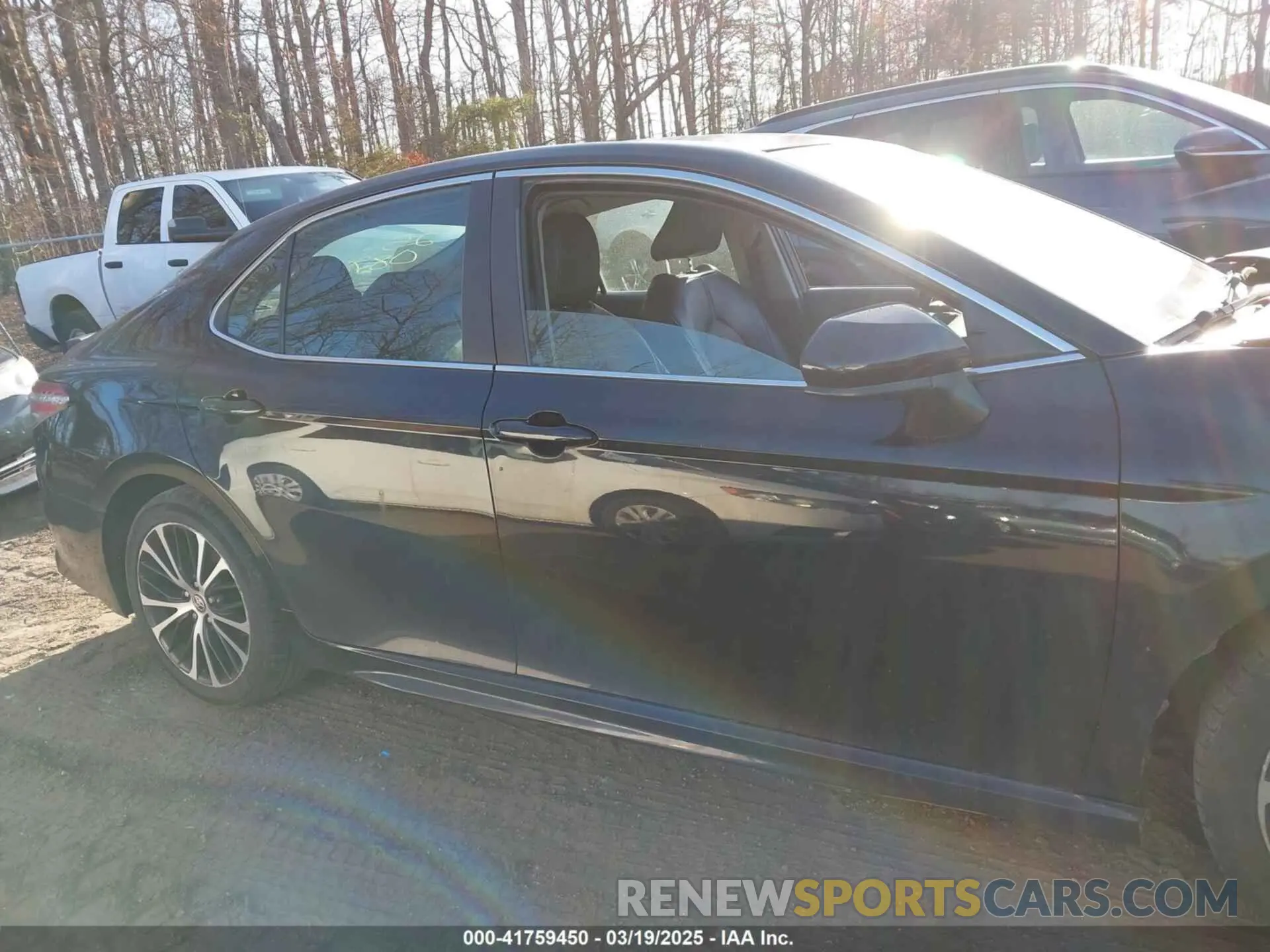 13 Photograph of a damaged car 4T1G11AK3LU365315 TOYOTA CAMRY 2020