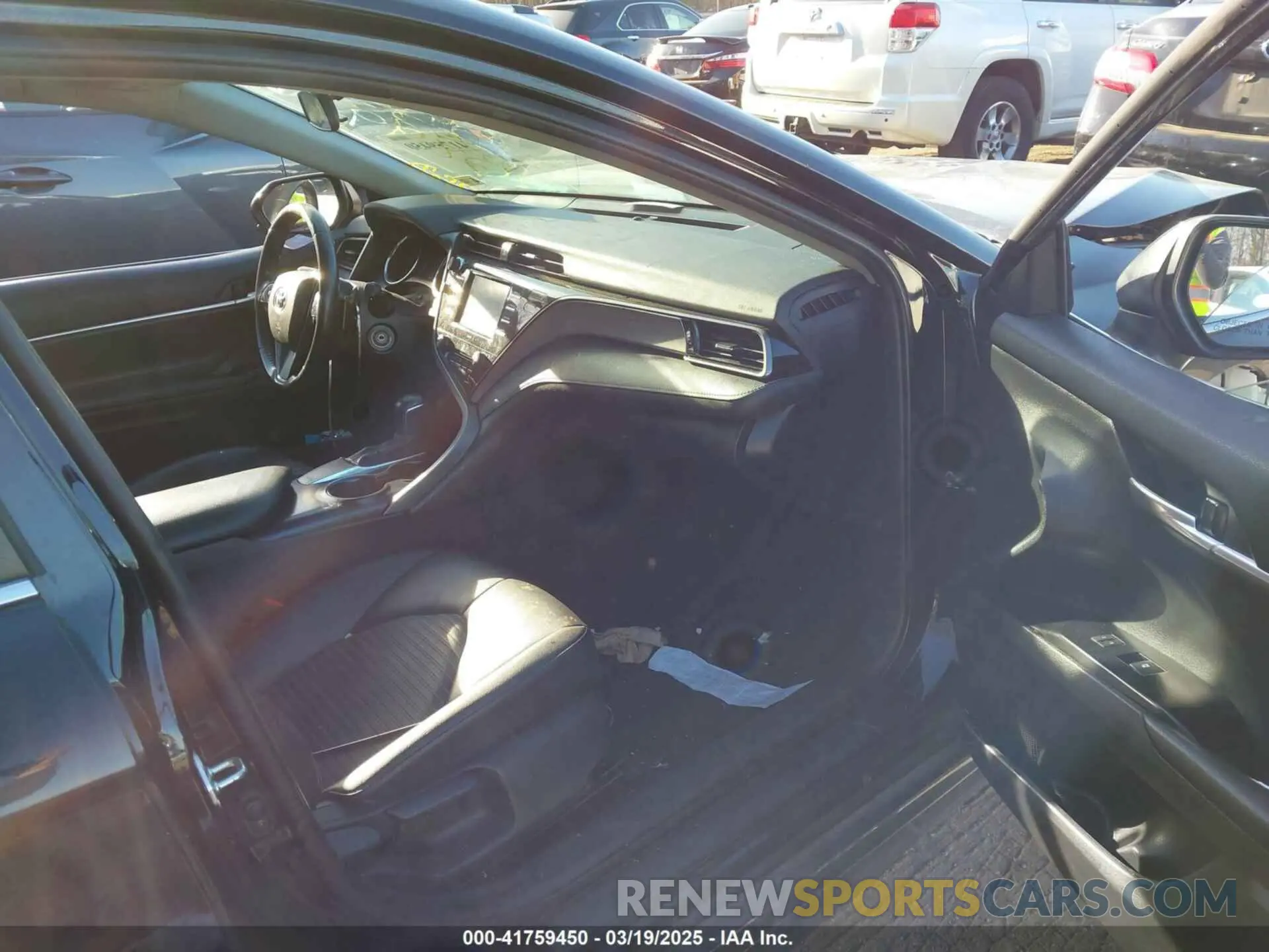 5 Photograph of a damaged car 4T1G11AK3LU365315 TOYOTA CAMRY 2020