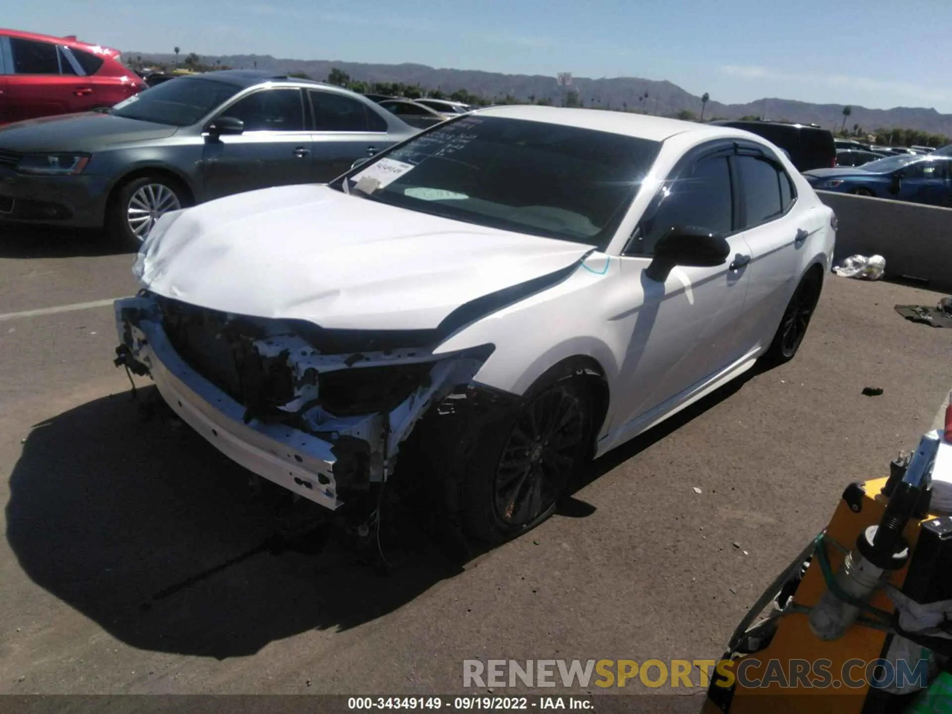 2 Фотография поврежденного автомобиля 4T1G11AK3LU379344 TOYOTA CAMRY 2020