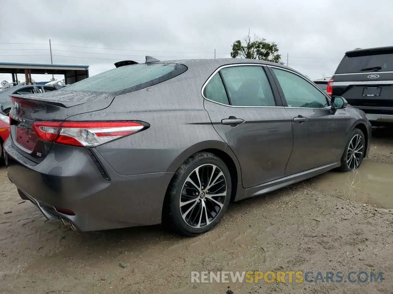 3 Photograph of a damaged car 4T1G11AK3LU502656 TOYOTA CAMRY 2020