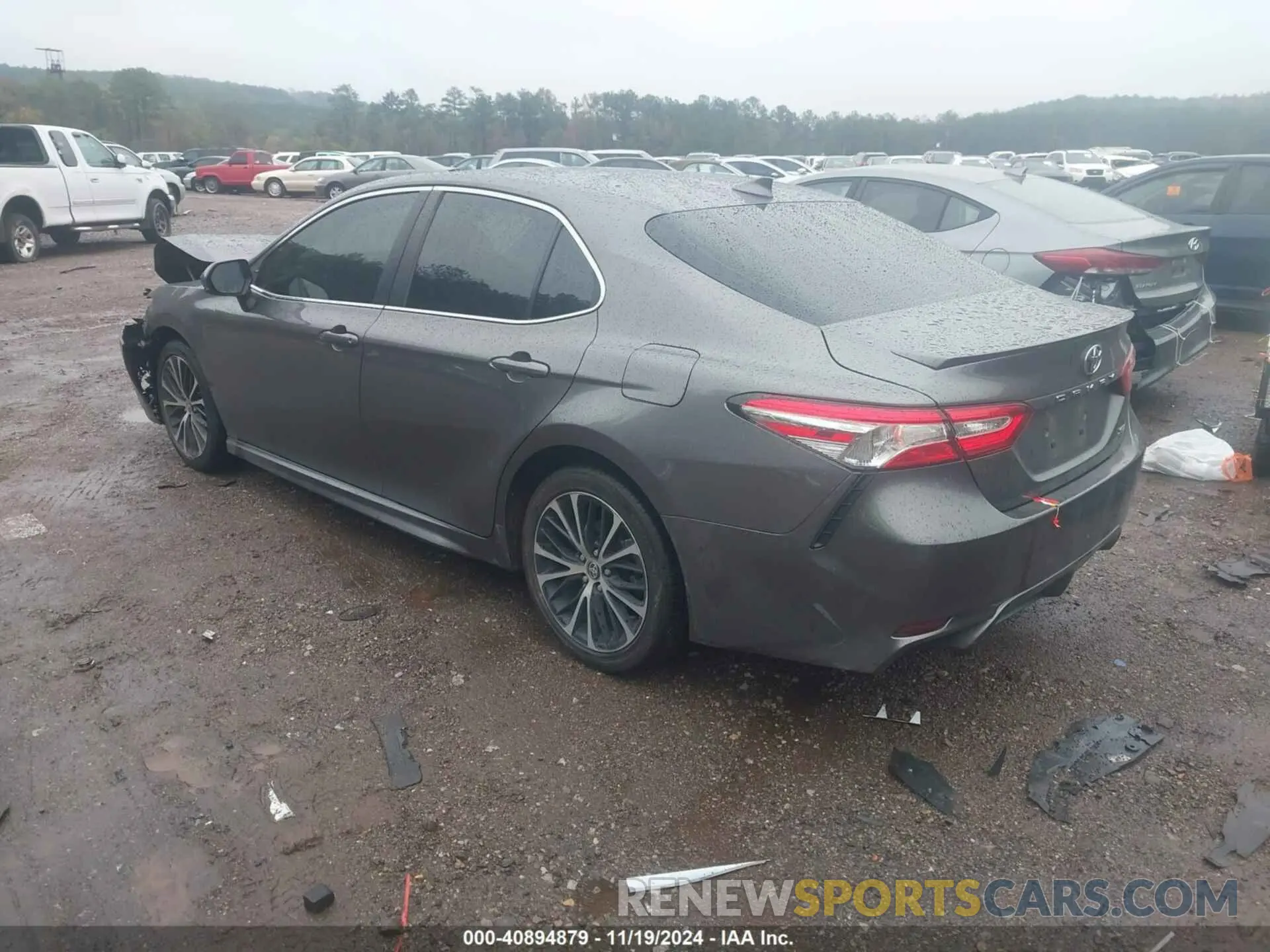 3 Фотография поврежденного автомобиля 4T1G11AK3LU511423 TOYOTA CAMRY 2020