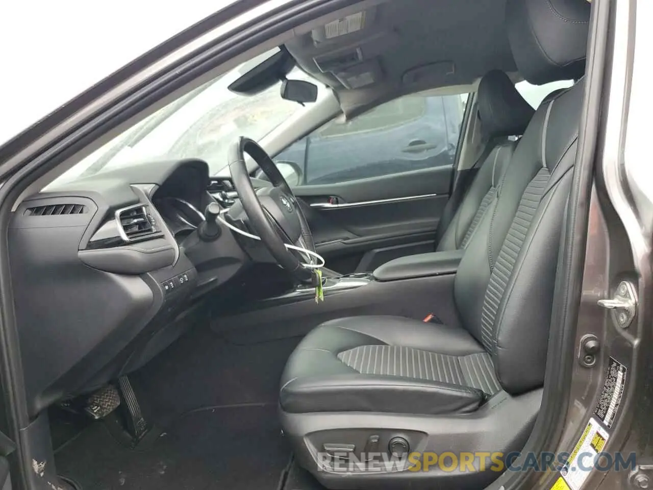 7 Photograph of a damaged car 4T1G11AK3LU871646 TOYOTA CAMRY 2020