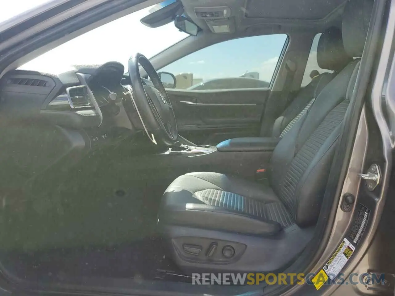 7 Photograph of a damaged car 4T1G11AK3LU877883 TOYOTA CAMRY 2020