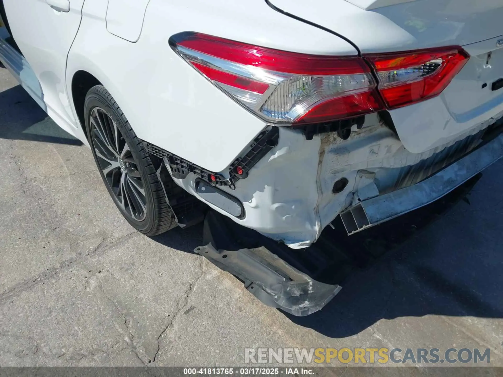 6 Photograph of a damaged car 4T1G11AK3LU887068 TOYOTA CAMRY 2020