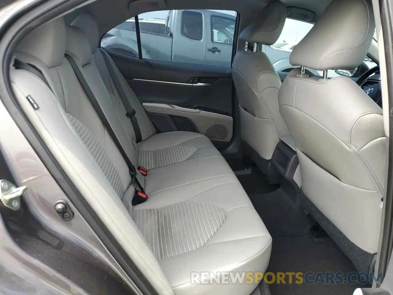 10 Фотография поврежденного автомобиля 4T1G11AK3LU934888 TOYOTA CAMRY 2020